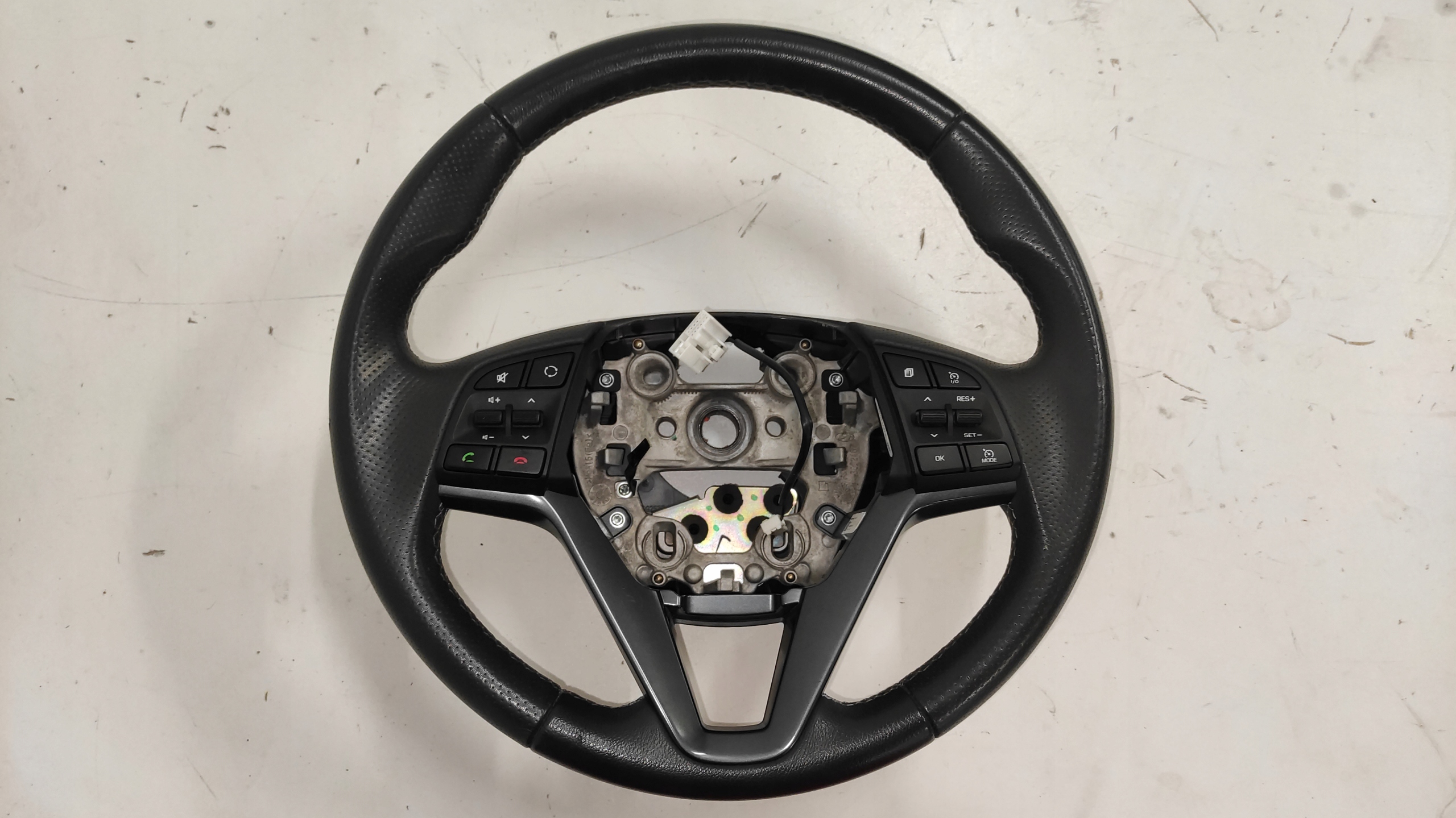 HYUNDAI TUCSON II steering wheel, leather TEMPOMAT nice