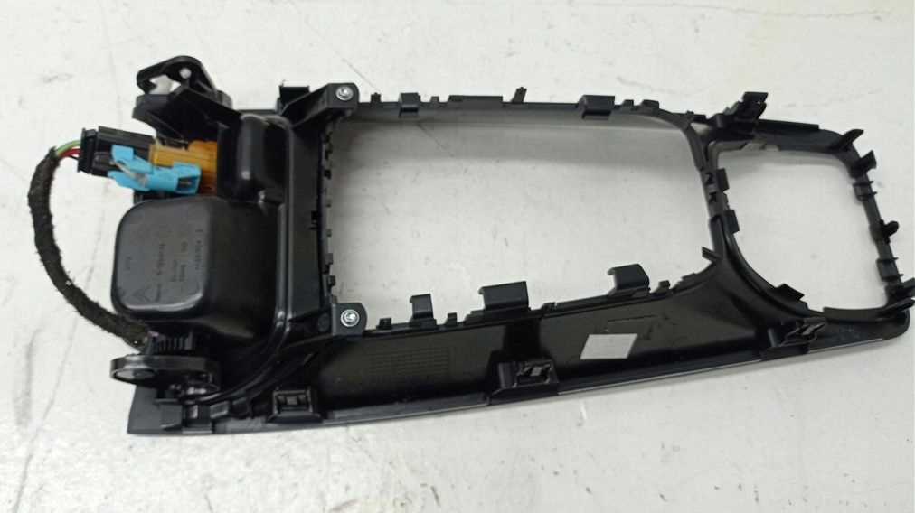 тунель середина рамка декор CITROEN C5 III X7 9682457777