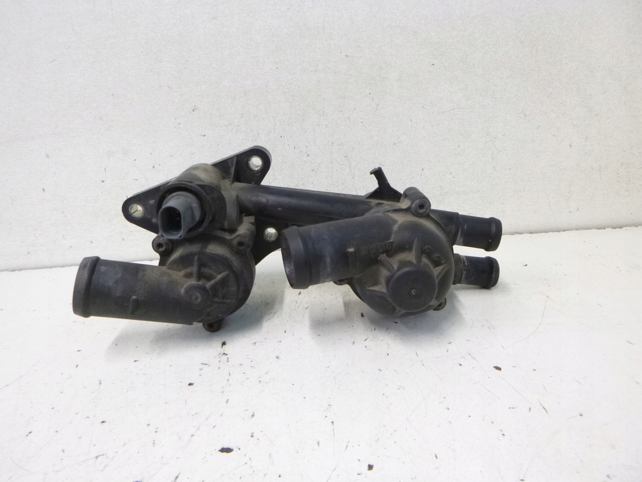 Obudowa Termostatu VW Golf V Audi A3 8P 1.4TSi CAXA