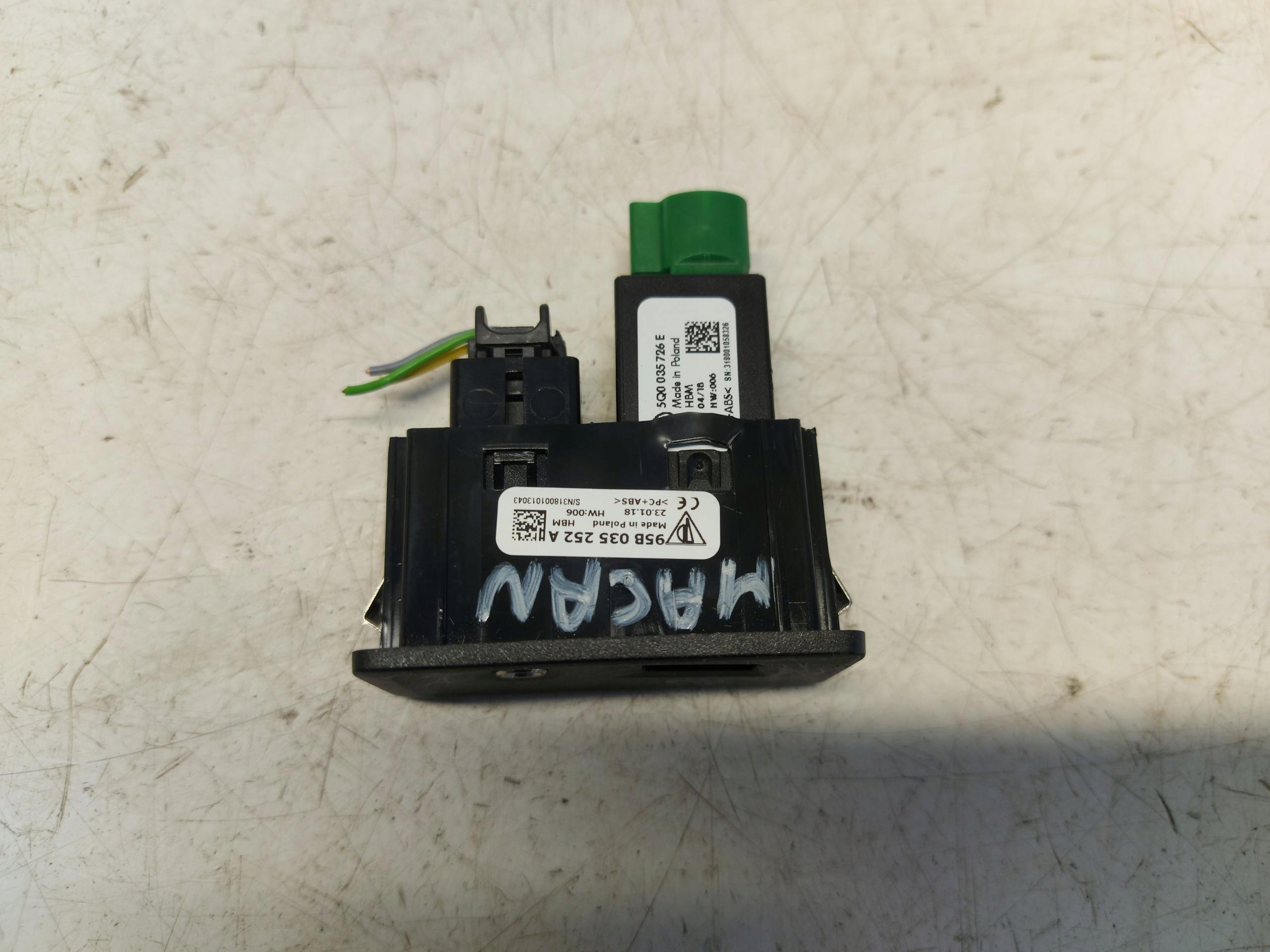 PORSCHE MACAN 95B adapter USB AUX 95B035252A