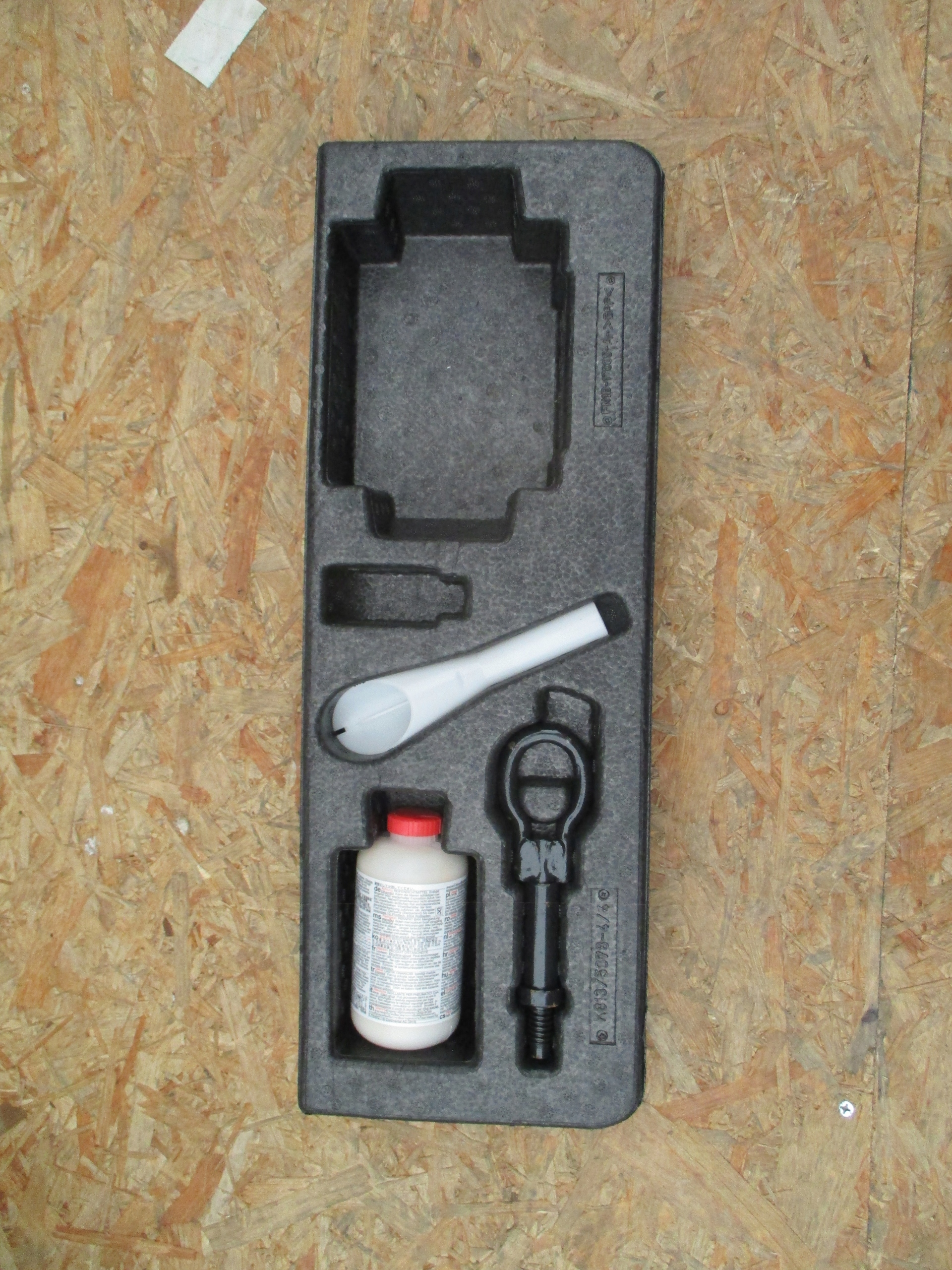 FORD ECOSPORT 2018 HAK HOLOWNICZY UCHO ZESTAW