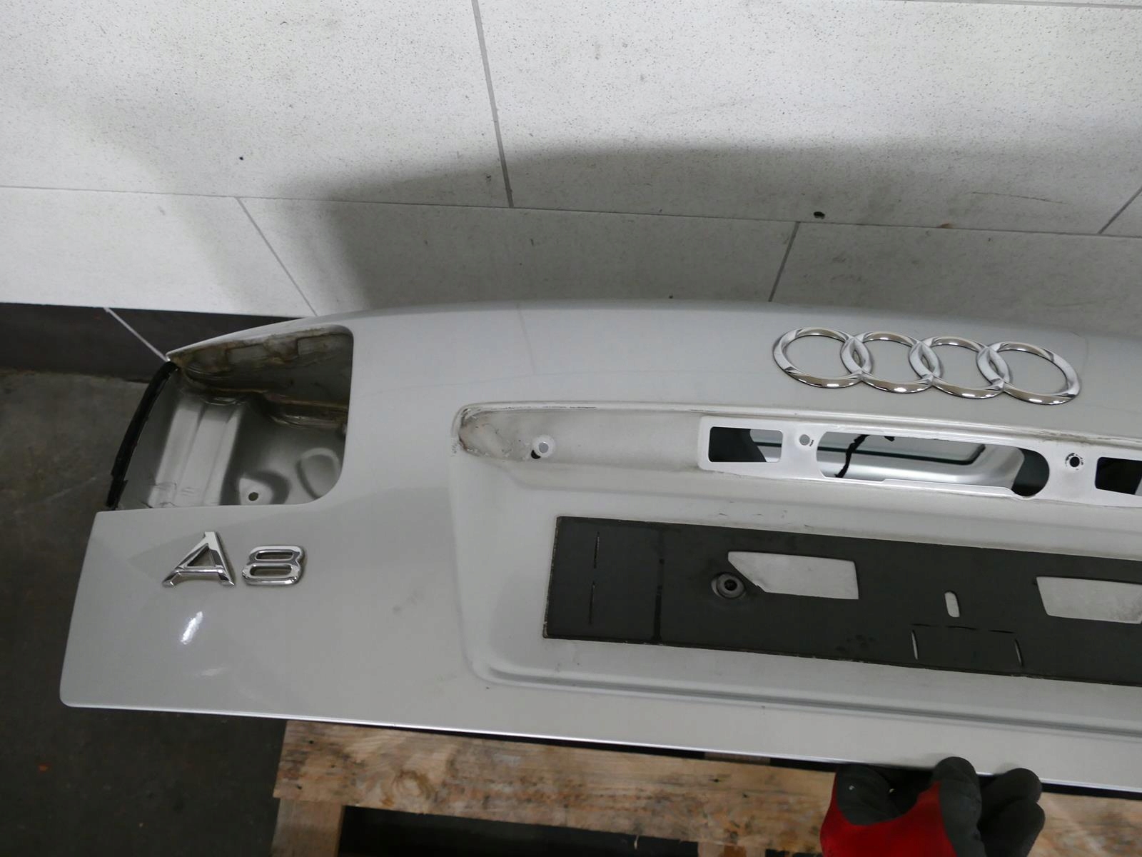 AUDI A8 D3 and LIFT trunk door boot rear part LY7W