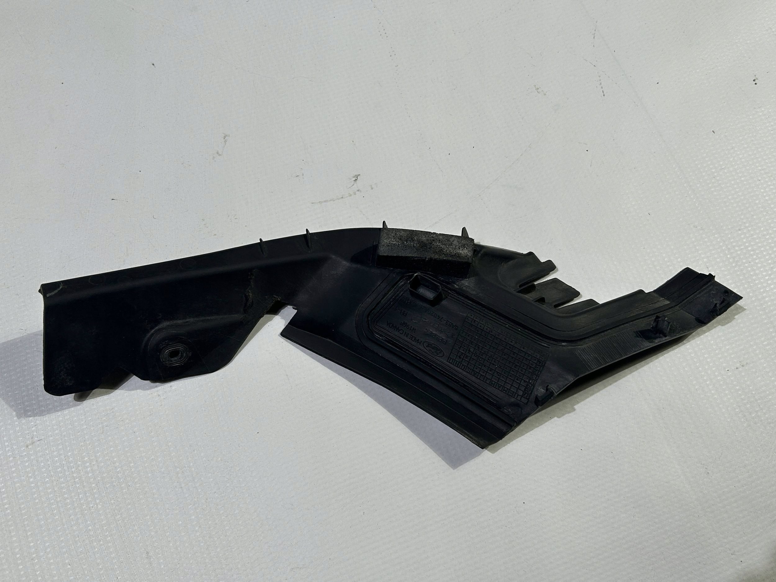torpedo zakonczenie under the window right Ford Flex 2013r