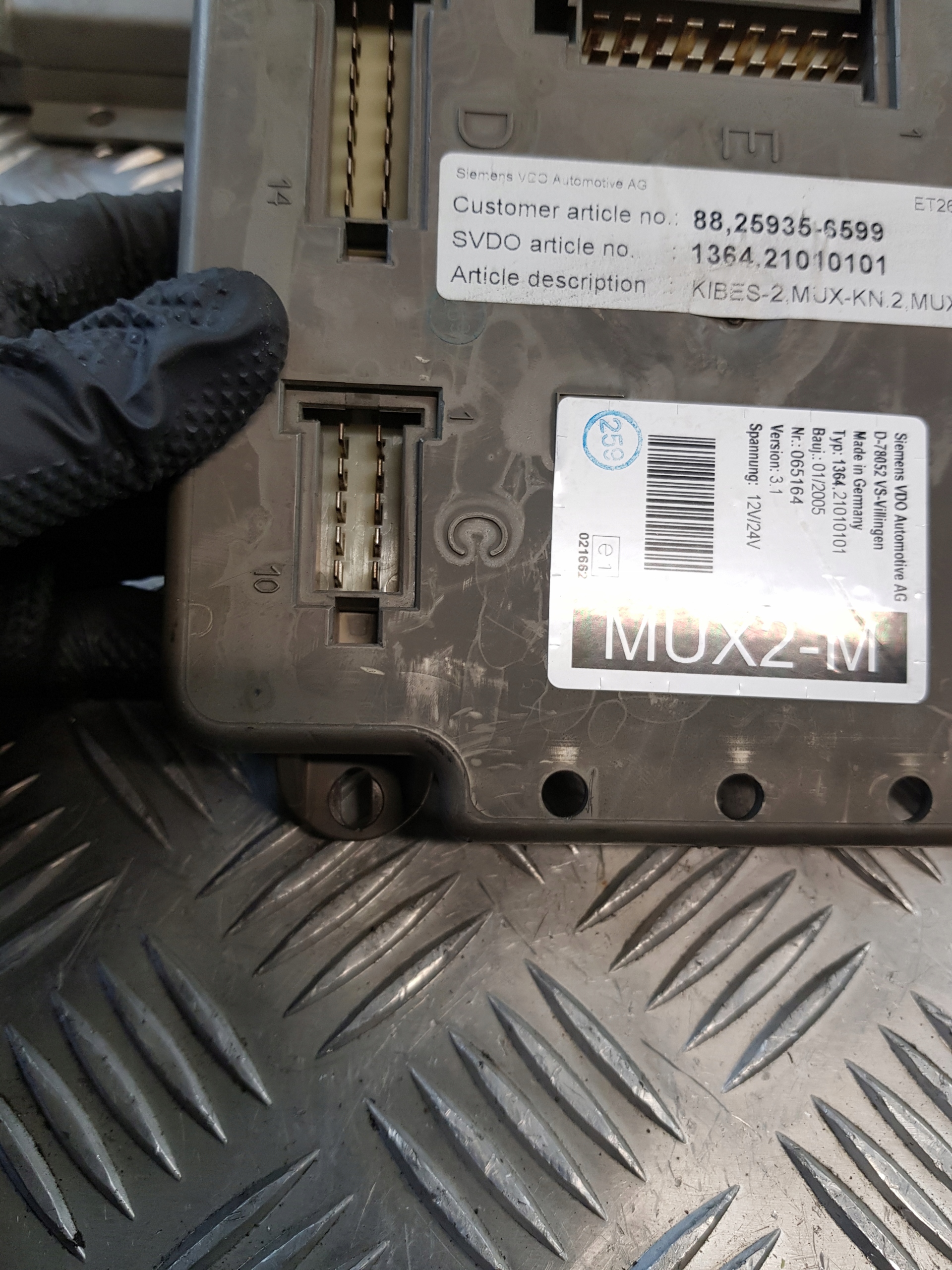 control unit SIEMENS VDO MUX2-M DO AUTOBUSU 1364.21010101 88.25935-6599