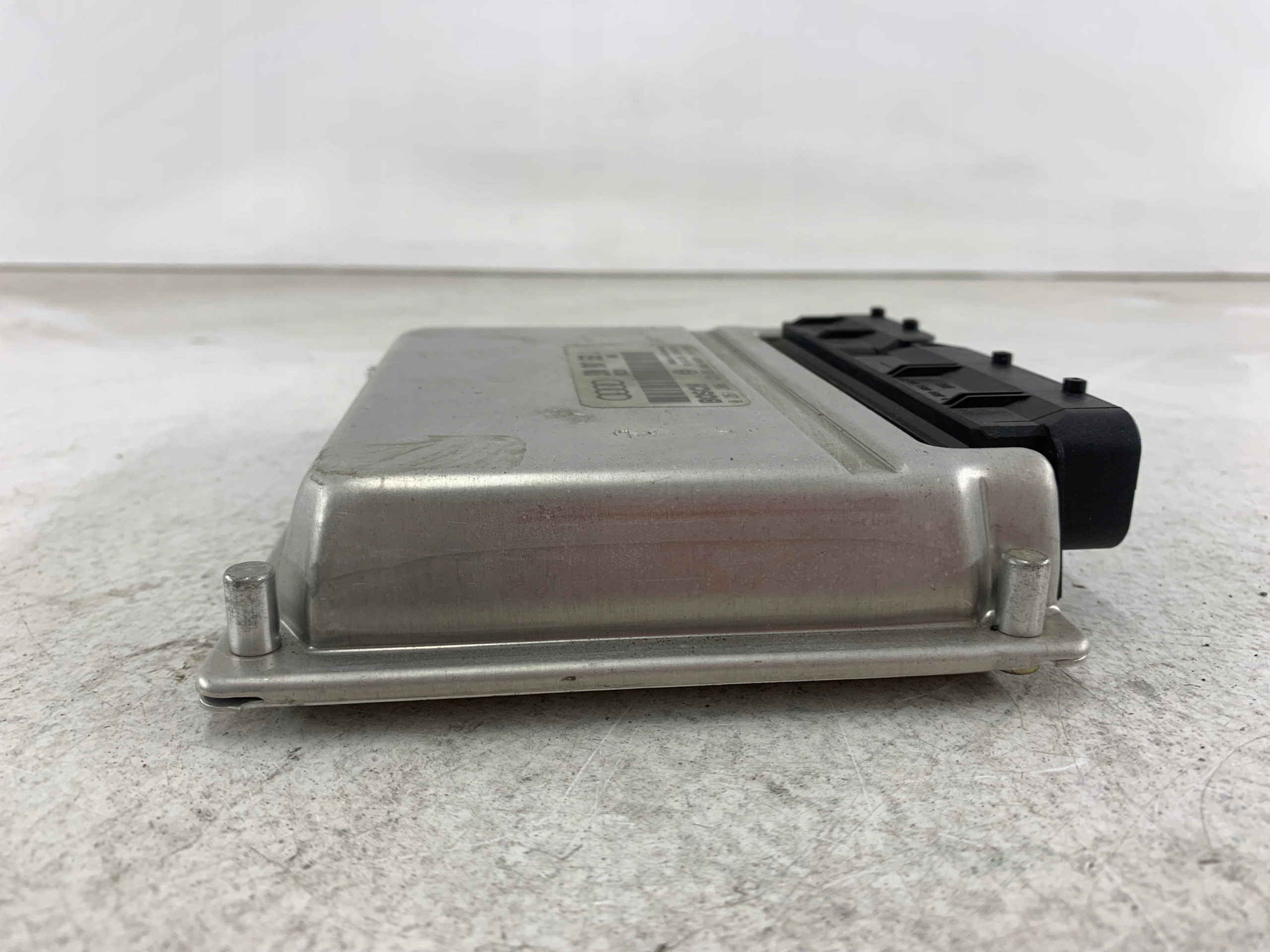 AUDI A6 C5 A4 B5 2.4 unité de commande électronique uce moteur 3B0907552J