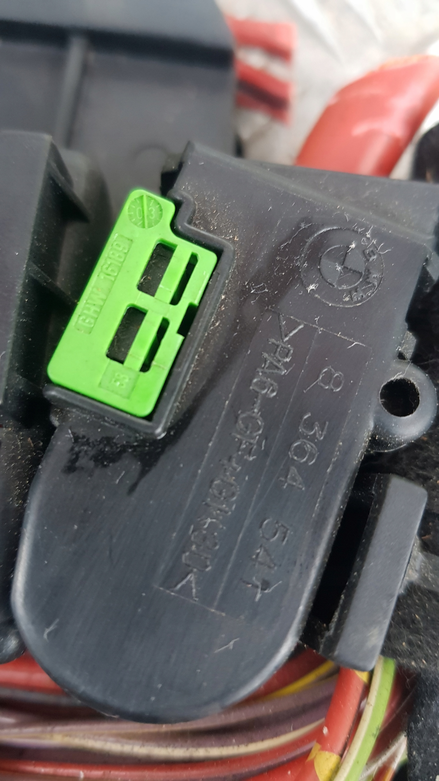 BMW E46 320I 2.2 Module fusibles 8364541