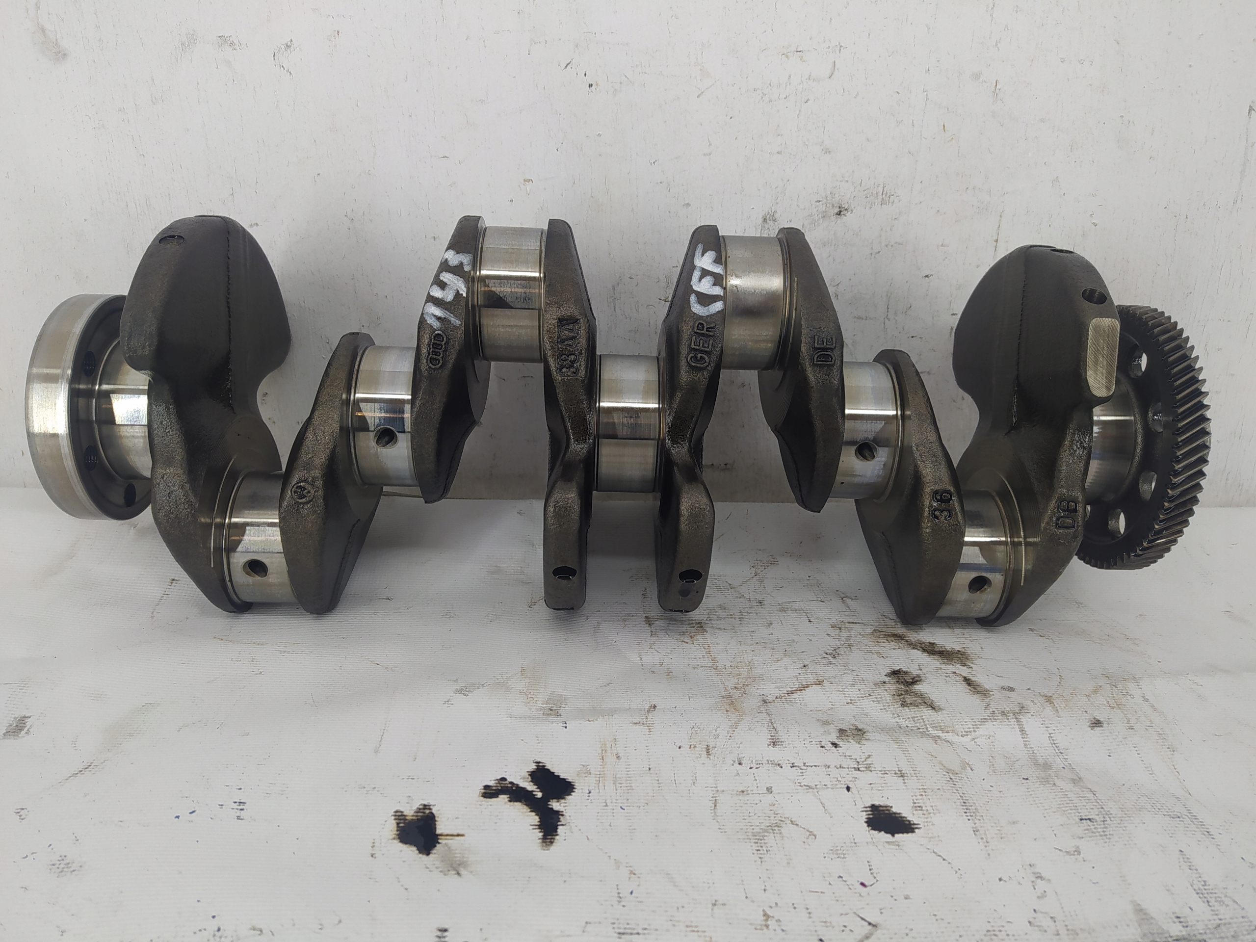 vw passat b7 2.0 tdi cff wał korbowy 03G105212D