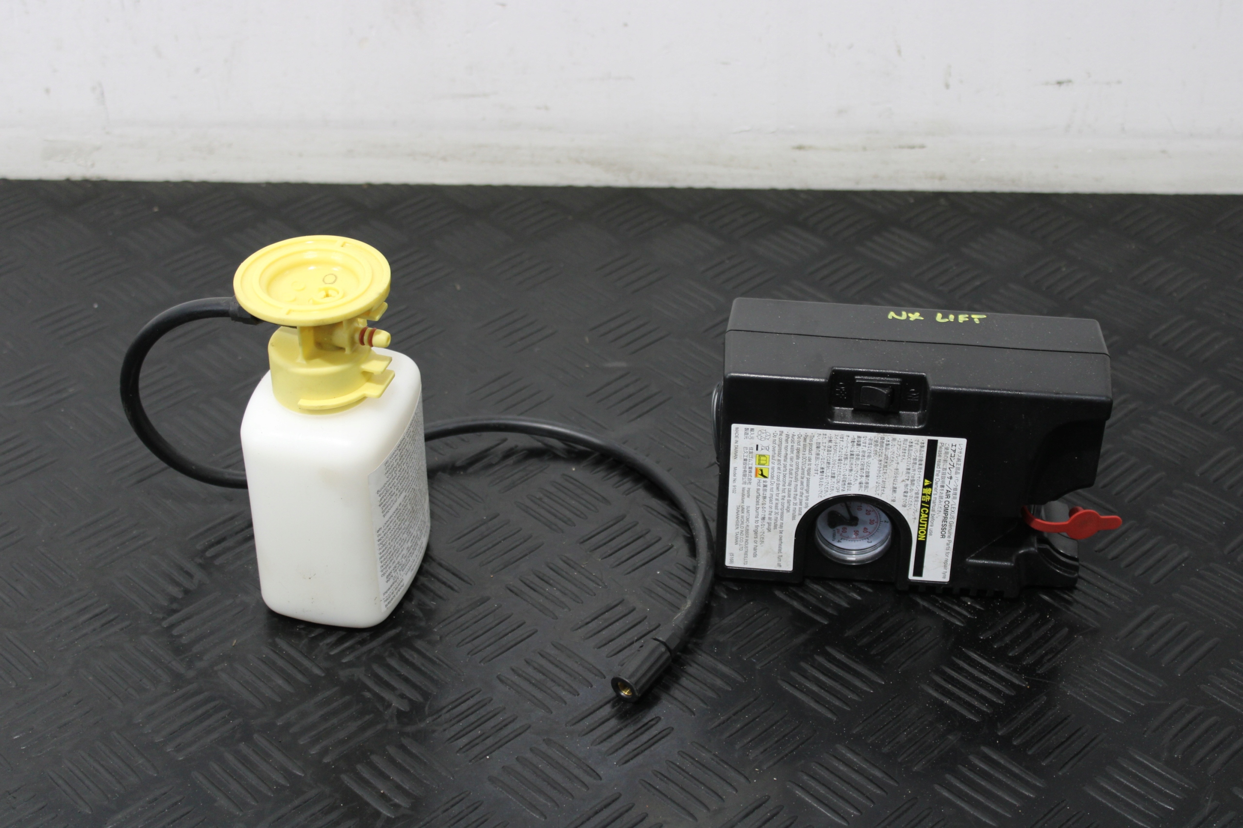 KOMPRESOR ŁATKA W PŁYNIE LEXUS NX 300H LIFT