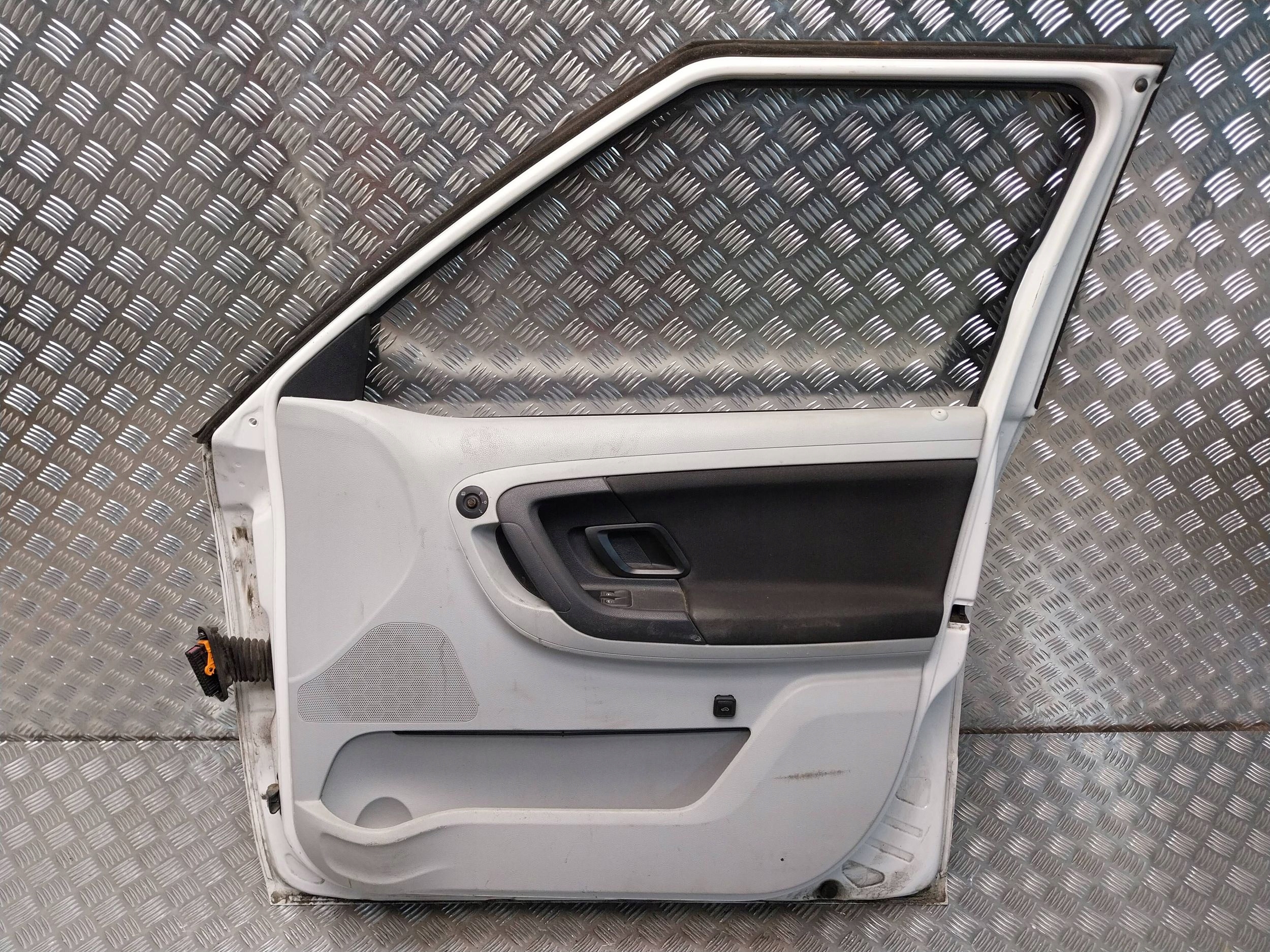 door front right SKODA FABIA II LIFT 07