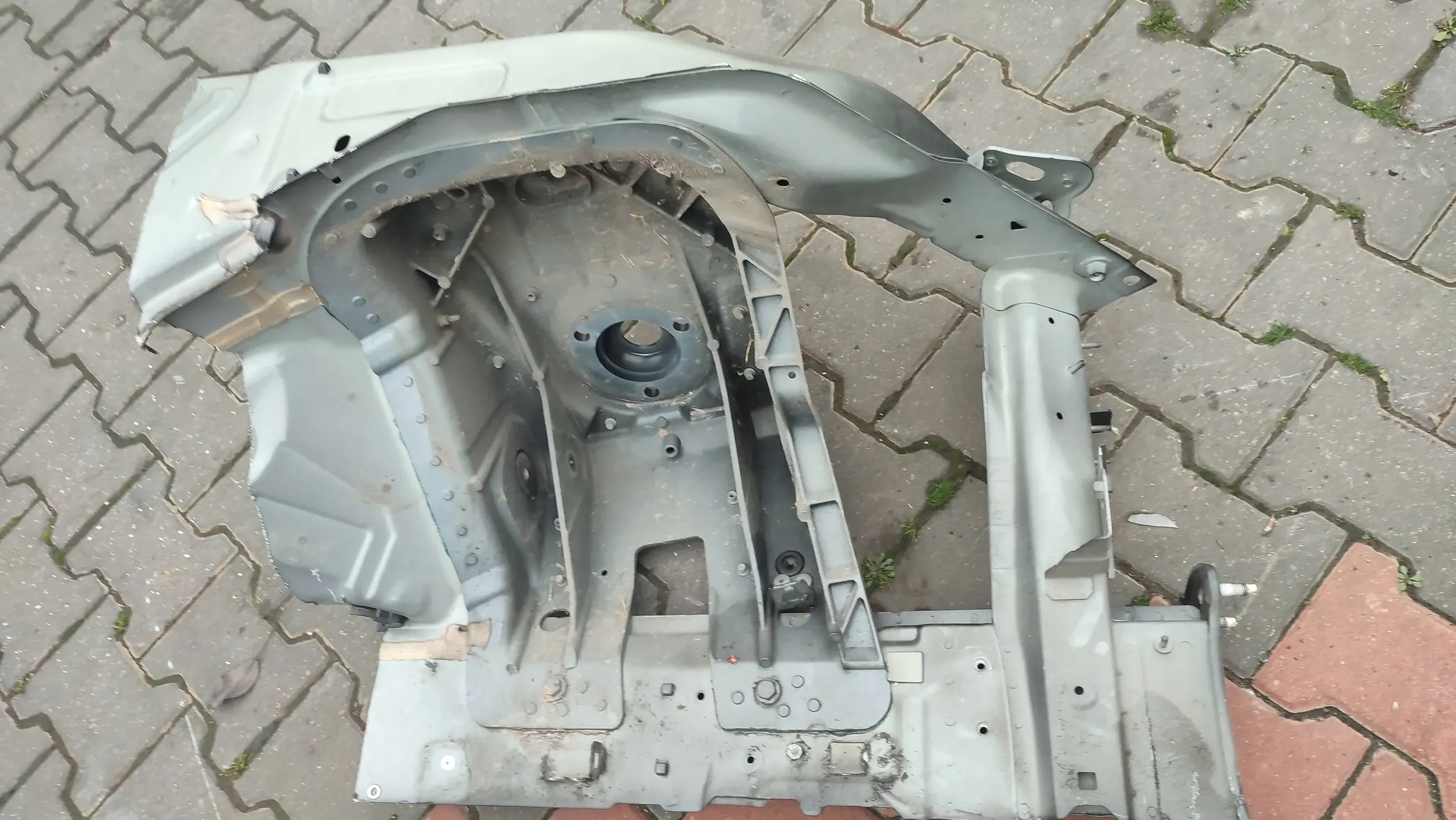 Alfa Romeo Stelvio 2021 right quarter front