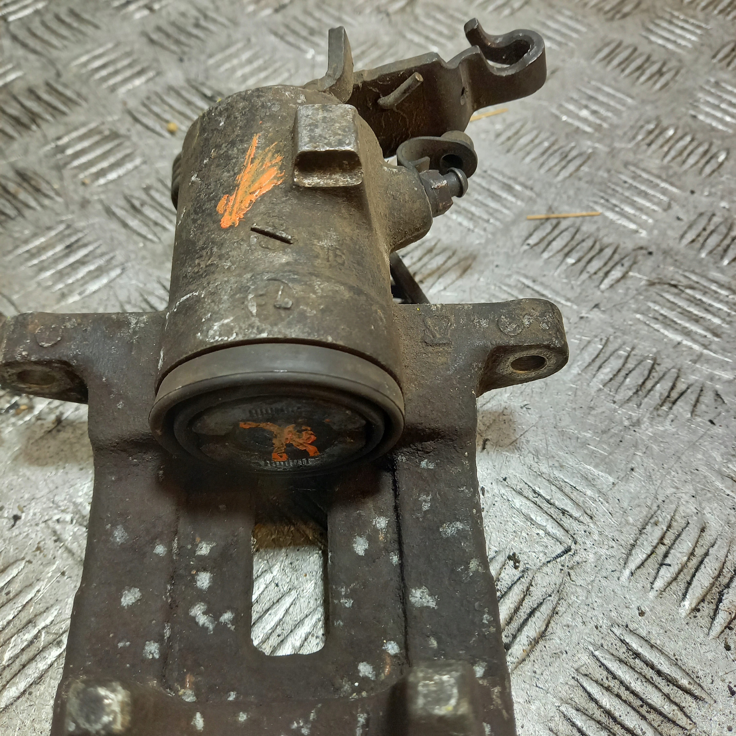 caliper brake right rear part rear VOLKSWAGEN GOLF 4