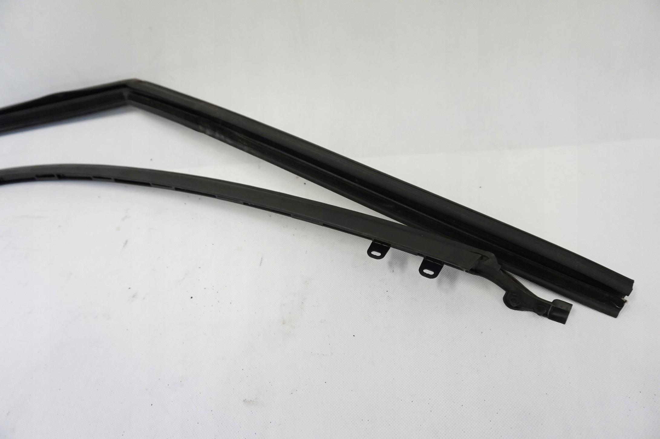 USZCZELKA DRZWI PRAWA PRZEDNIA C4 PICASSO II Part manufacturer Citroen original OE