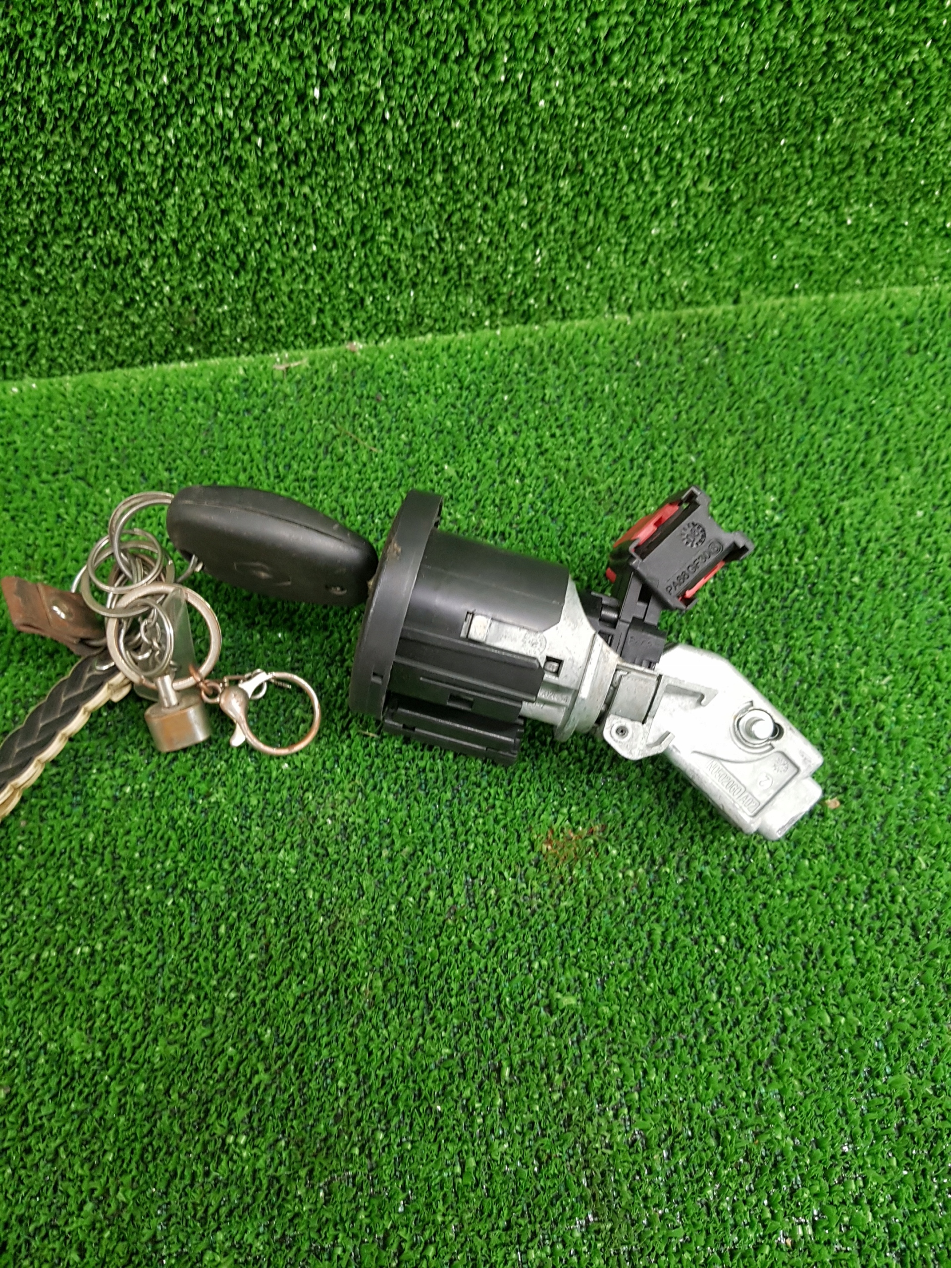 ignition Z KLUCZYKIEM RENAULT TWINGO N0502060A02 8200405701C