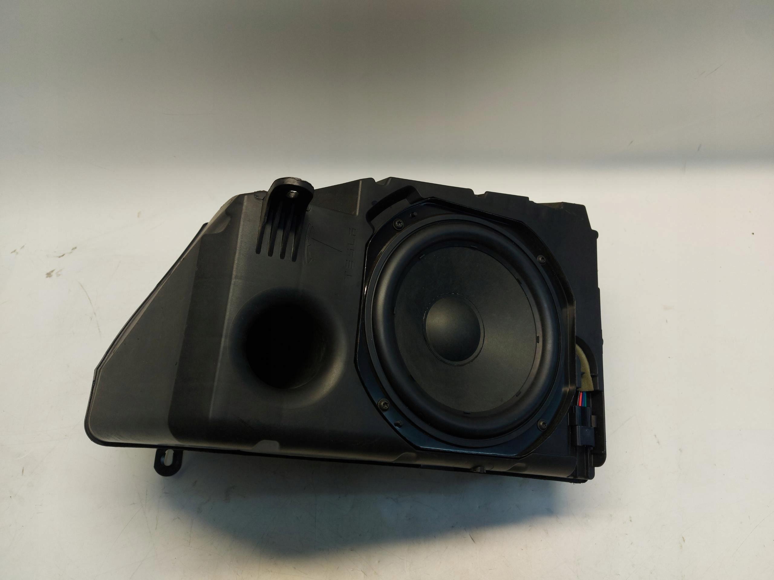 TESLA Model 3 III speaker boot Subwoofer 1079747-00-D