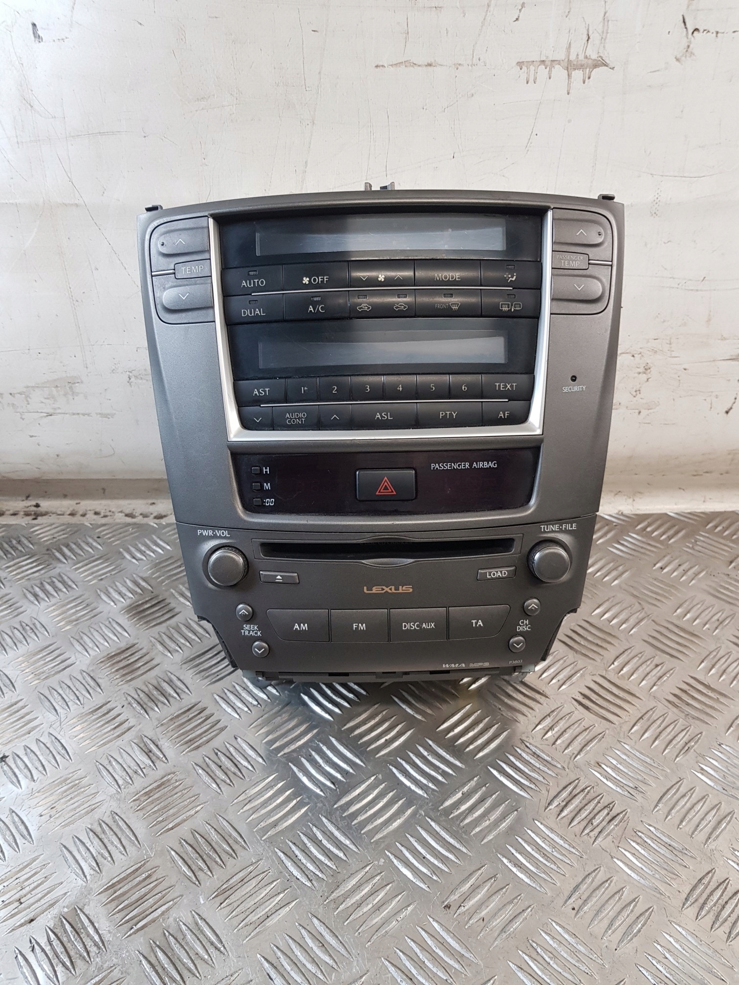RADIO 86120-53400 PANEL BOCCHETTE LEXUS IS 220D 06R- EUROPA