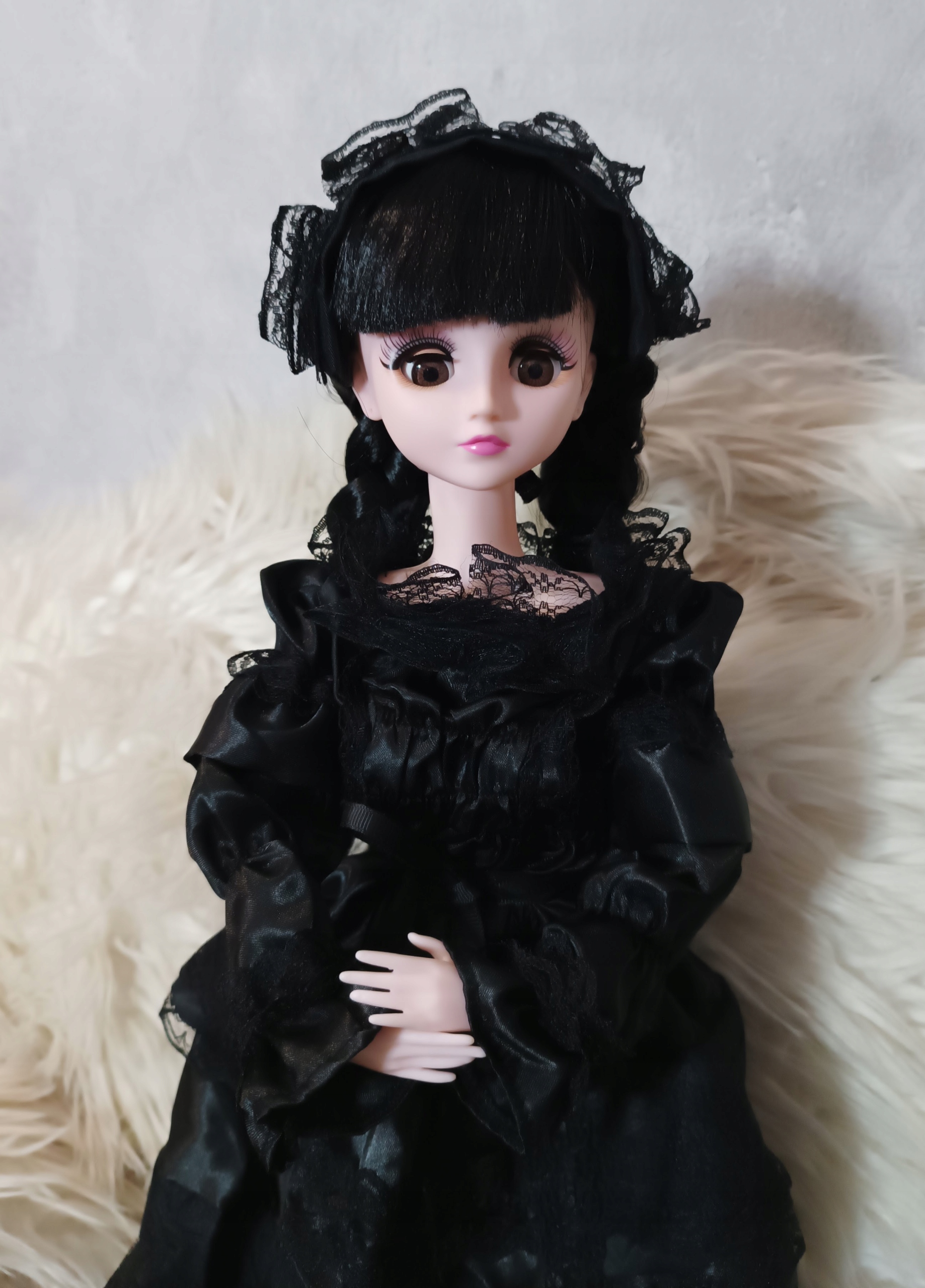 DUŻA RUCHOMA LALKA WEDNESDAY ADDAMS BJD ZAMYKANE OCZY 60 cm PUDEŁKO Marka Pozostałe