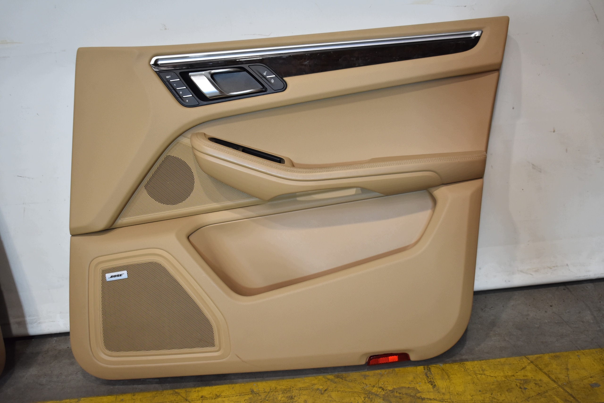 seats TUNEL side KPL. leather GRZANE + MODULY PORSCHE MACAN W138 1