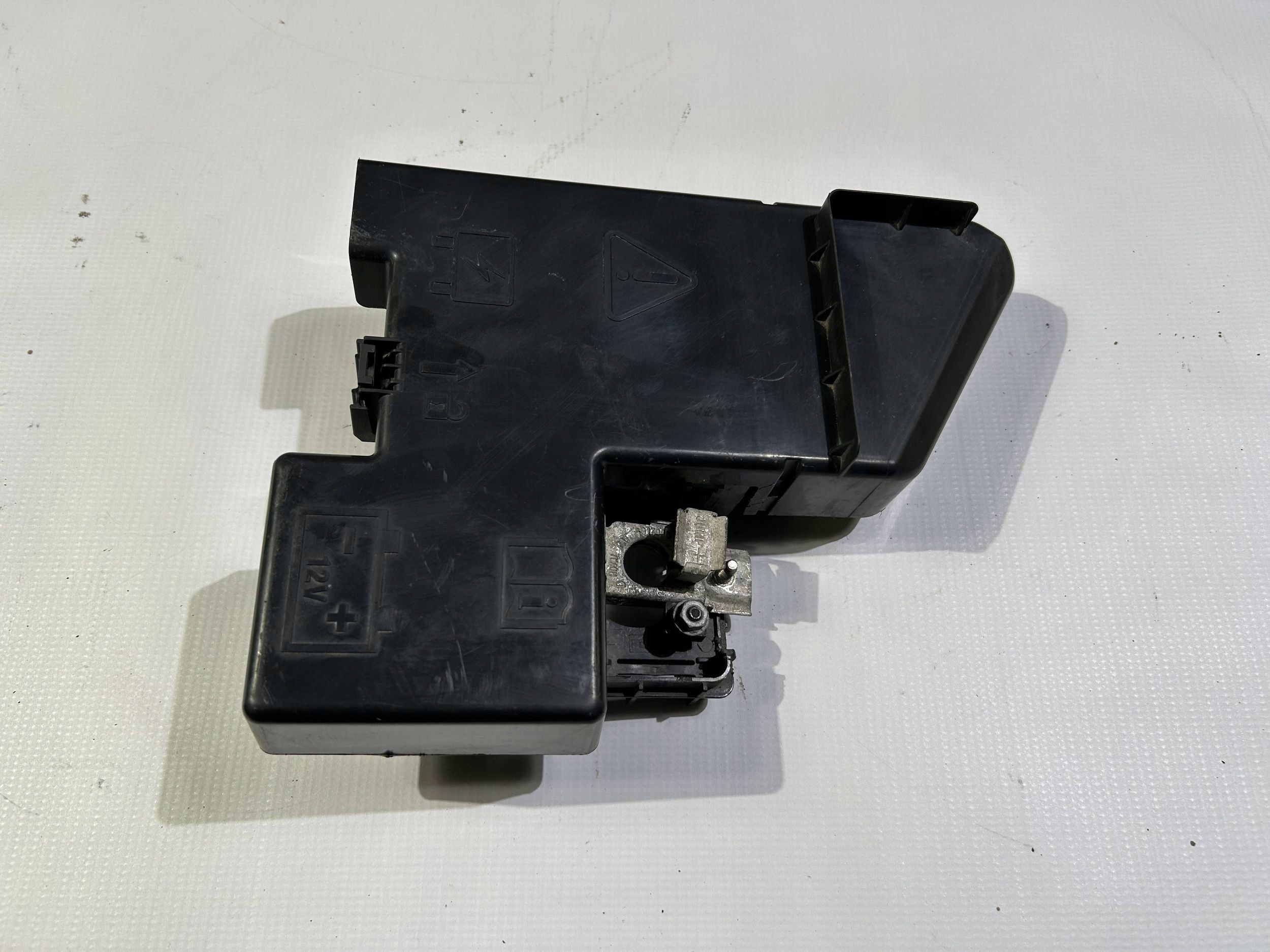 Klemme plus Kasten Ford Explorer 2020r