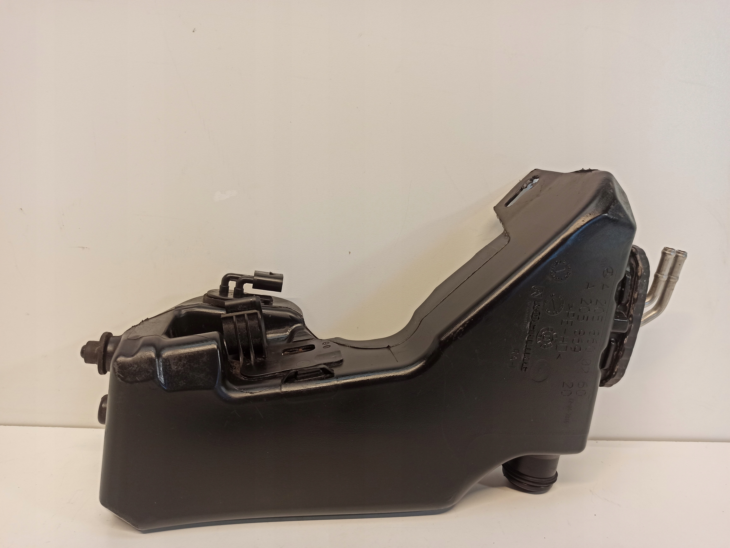 MERCEDES W205 бачок омивача A2058600260