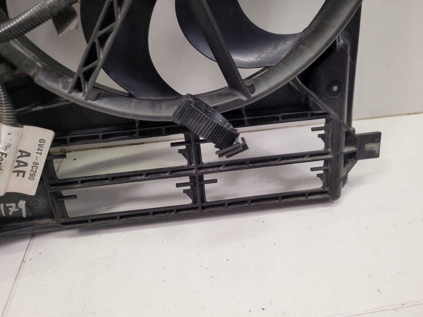 radiator fan Ford Kuga 2 2016 EJ73-8C607-EA