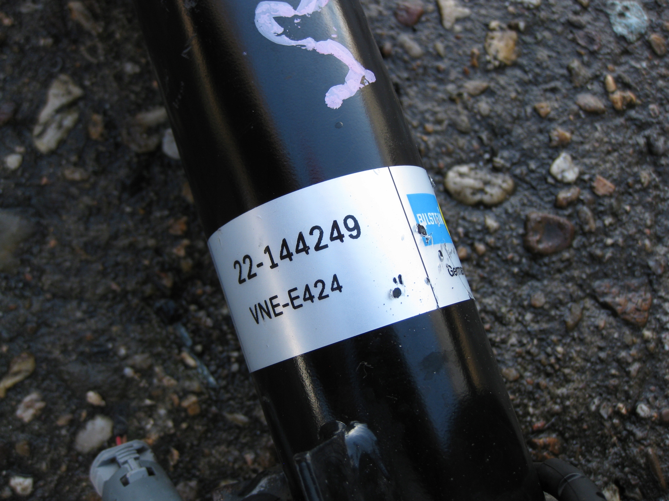 BMW 1 E87 08R. MCPERSON swing shock absorber left front