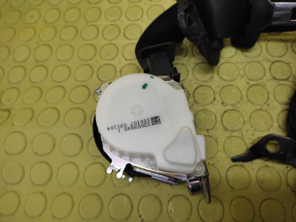 BMW 1 E87 tension belt safety left front 330598481