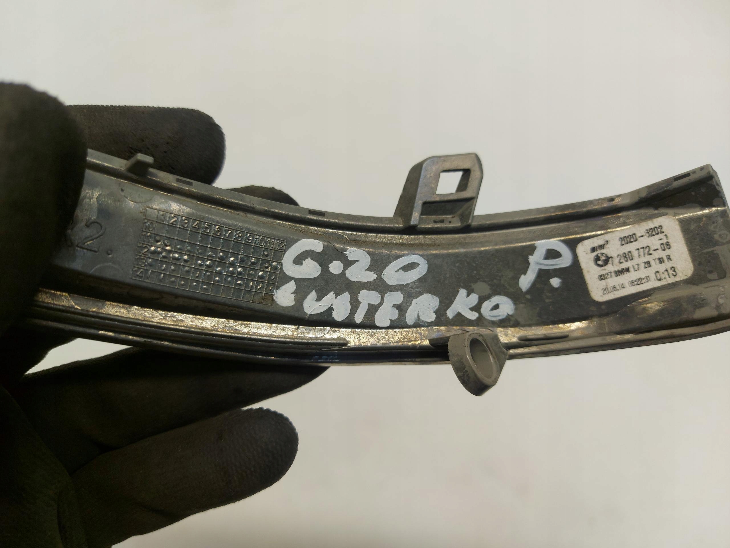 BMW G20 330e indicator mirrors right 7280772