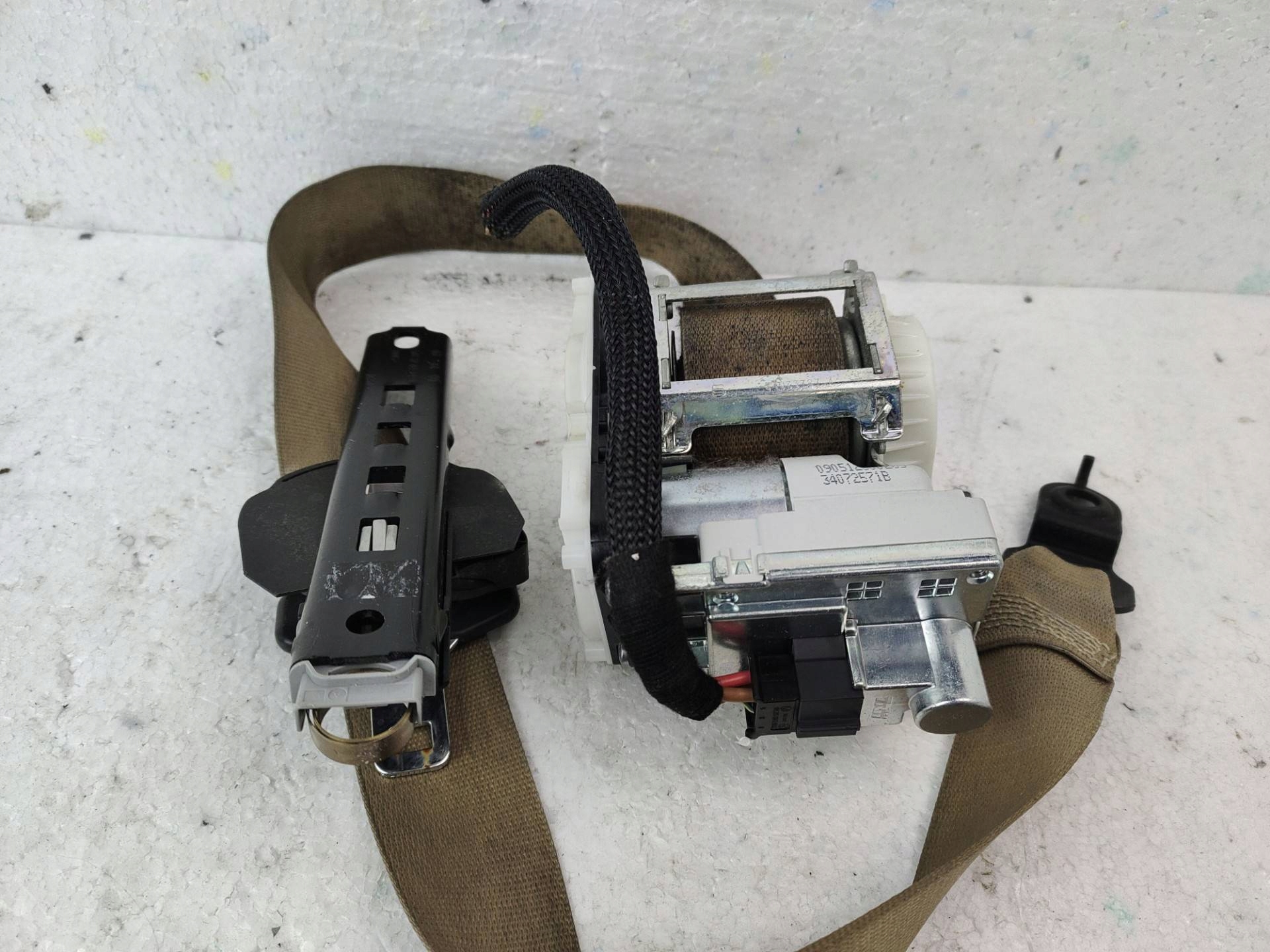 tension belt safety front left side Mercedes-Benz M W164 facelift 2010
