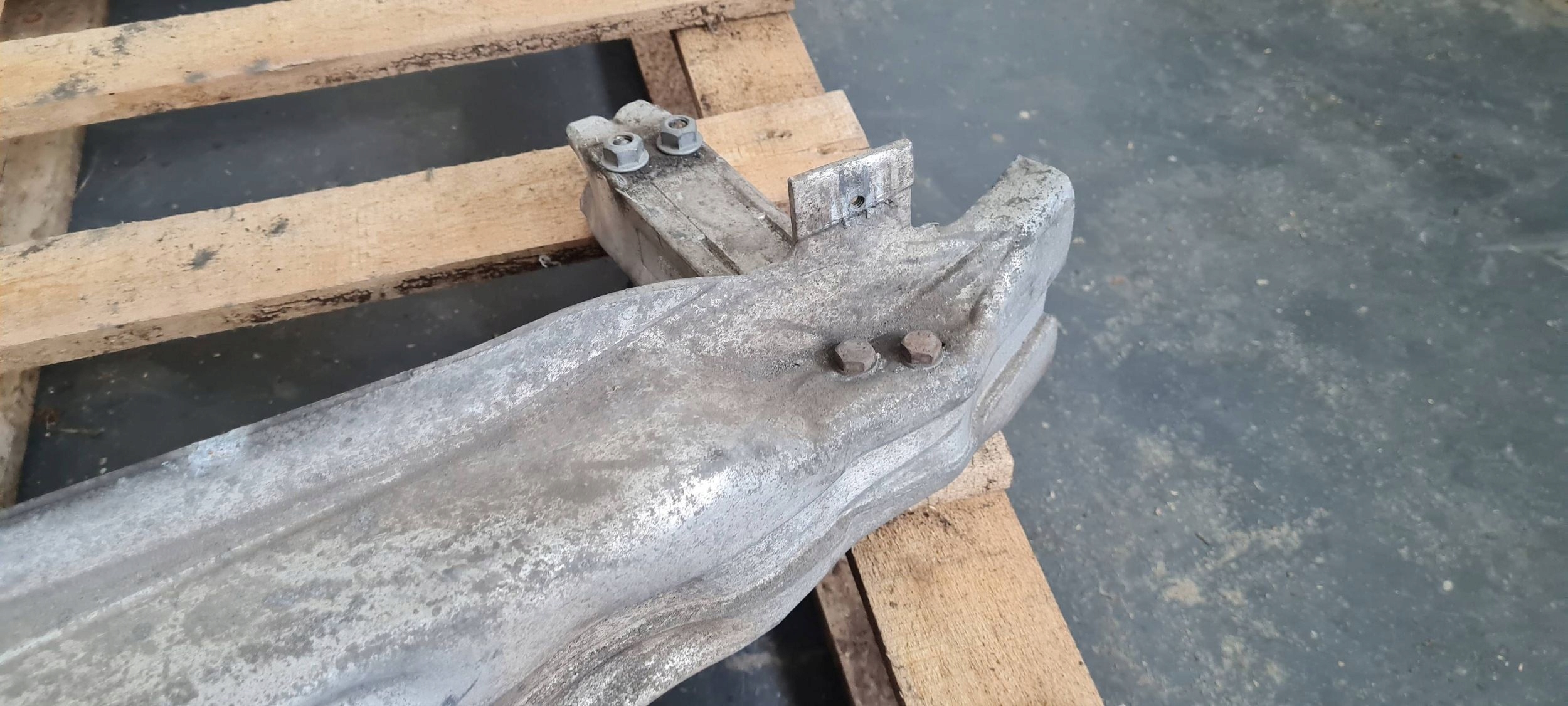A6 C6 LIFT bumper support front front STREFY left right 4F0807111E