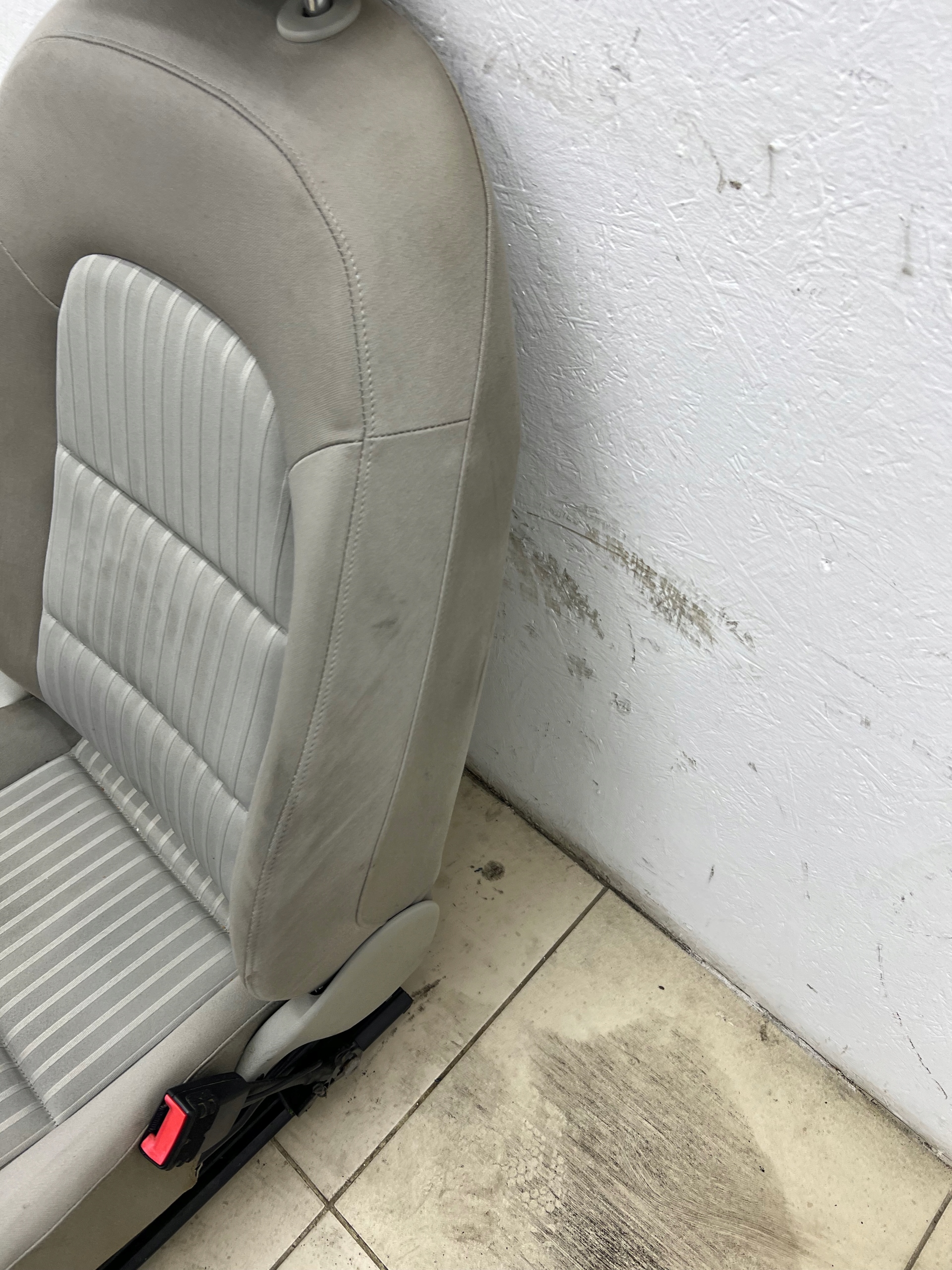 sedačka pravý předek přední AUDI A4 B8 cerný spolujezdce GRZANY