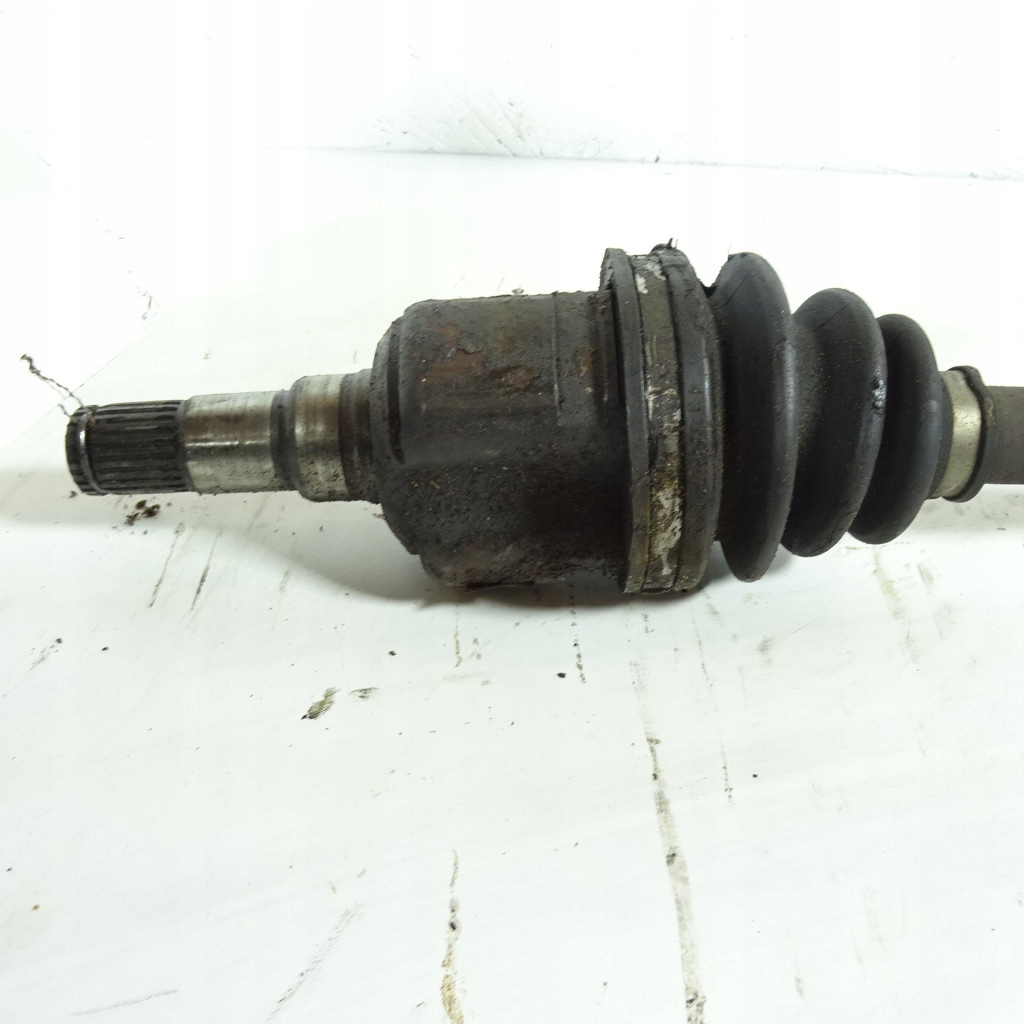 TOYOTA YARIS and 1.3B semi-axis left front complete