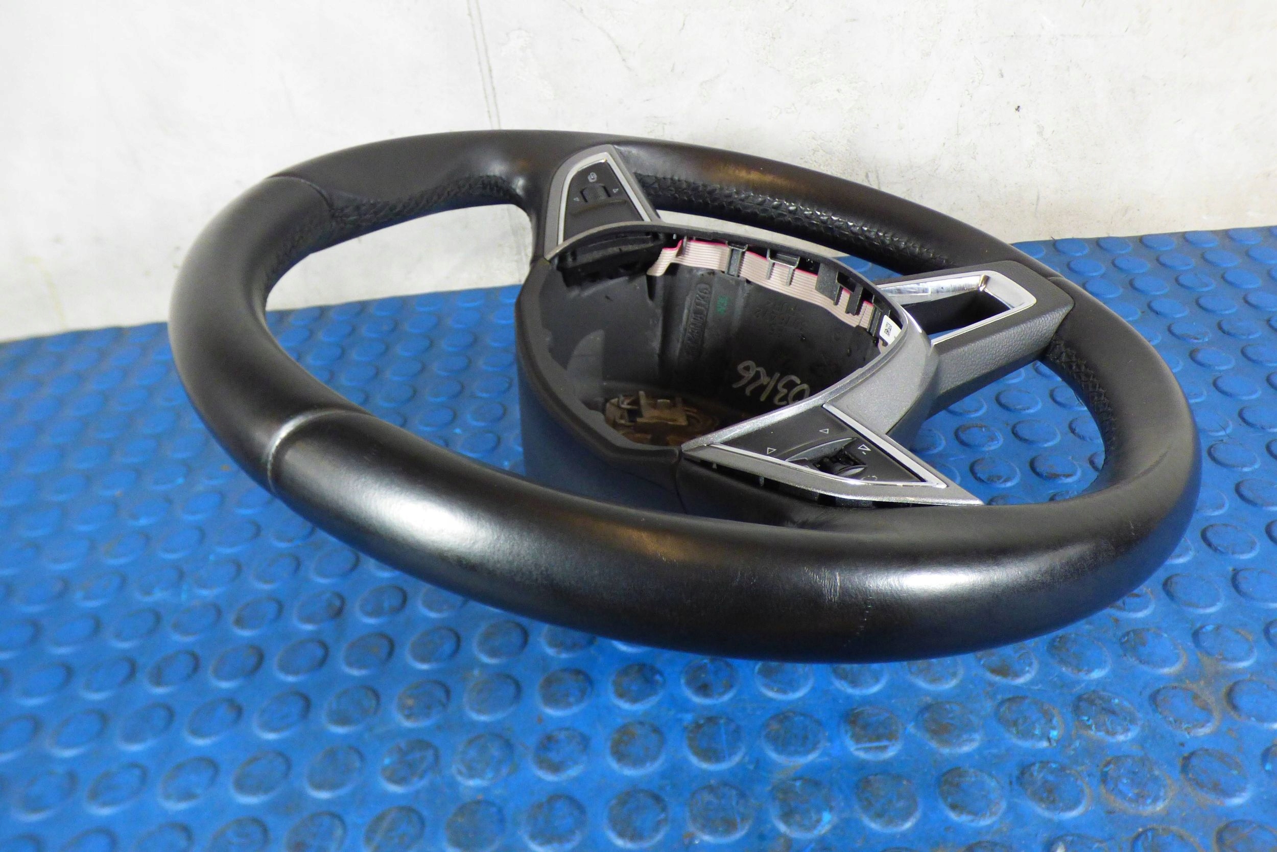 Skoda Rapid lenkrad Leder 5L0419091F LADNA