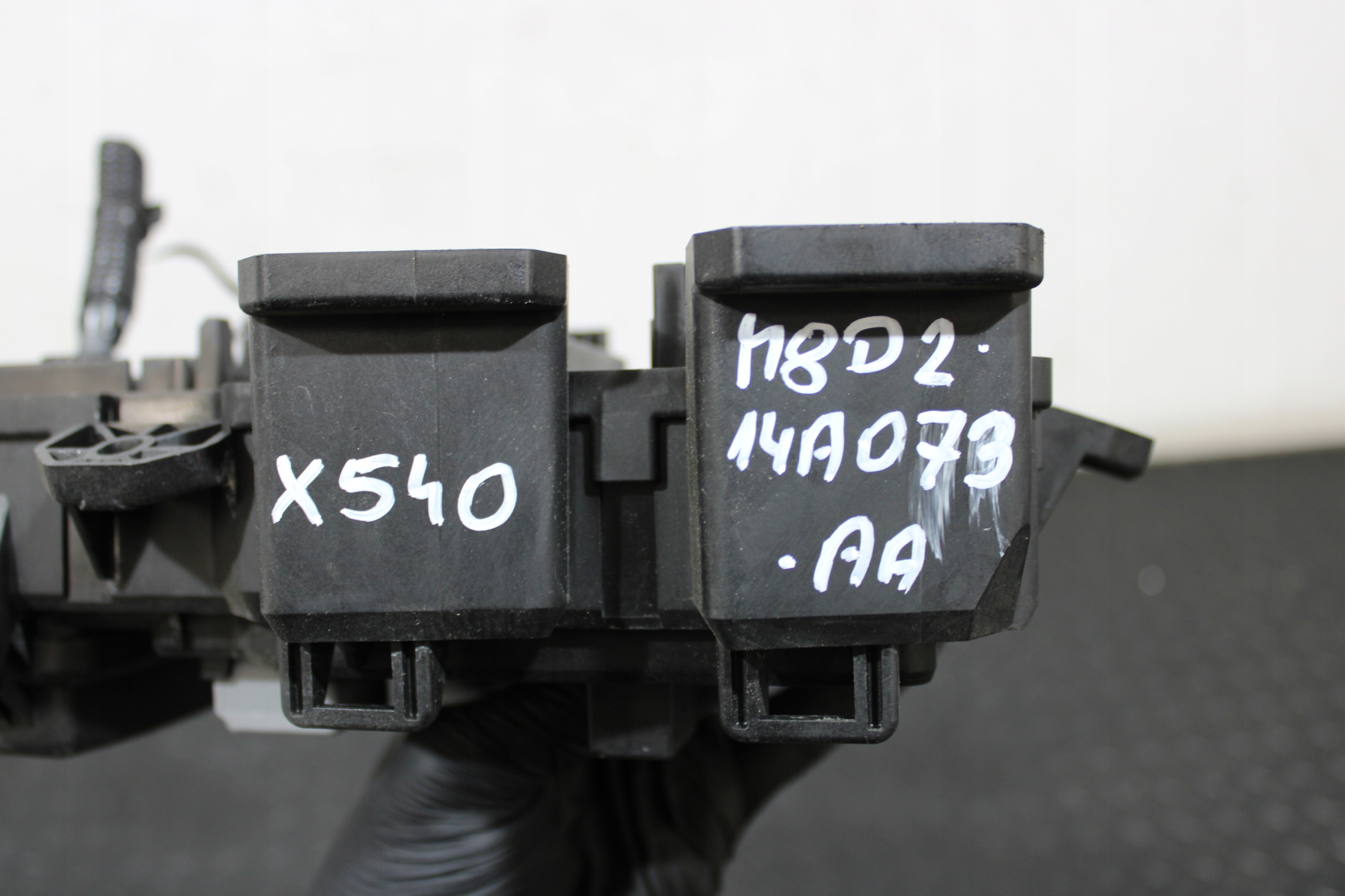Module fusibles Boîte JAGUAR E-PACE X540 LIFT M8D2-14A073-AA