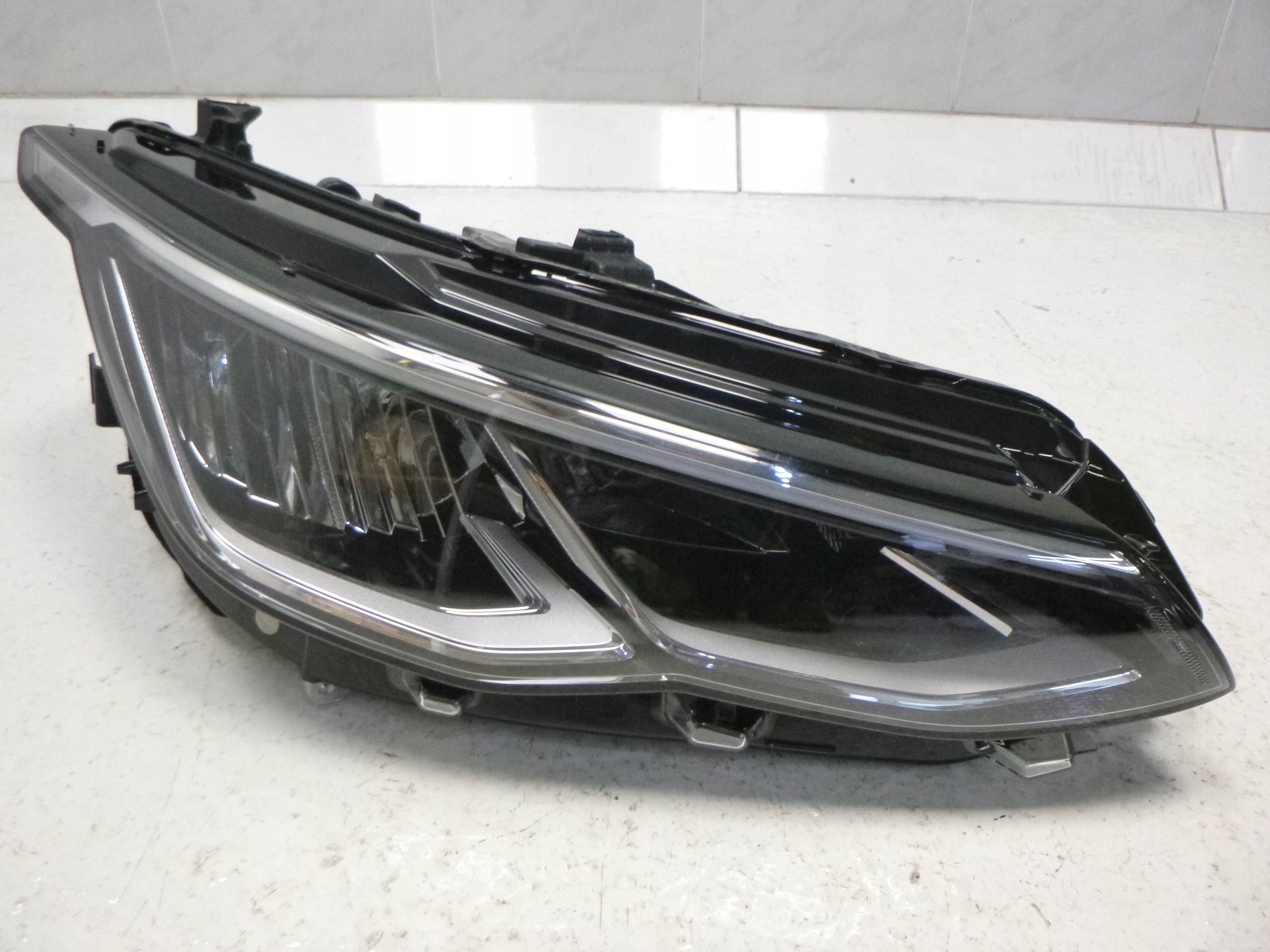 VW GOLF VIII light front FULL LED right left 6 PIN