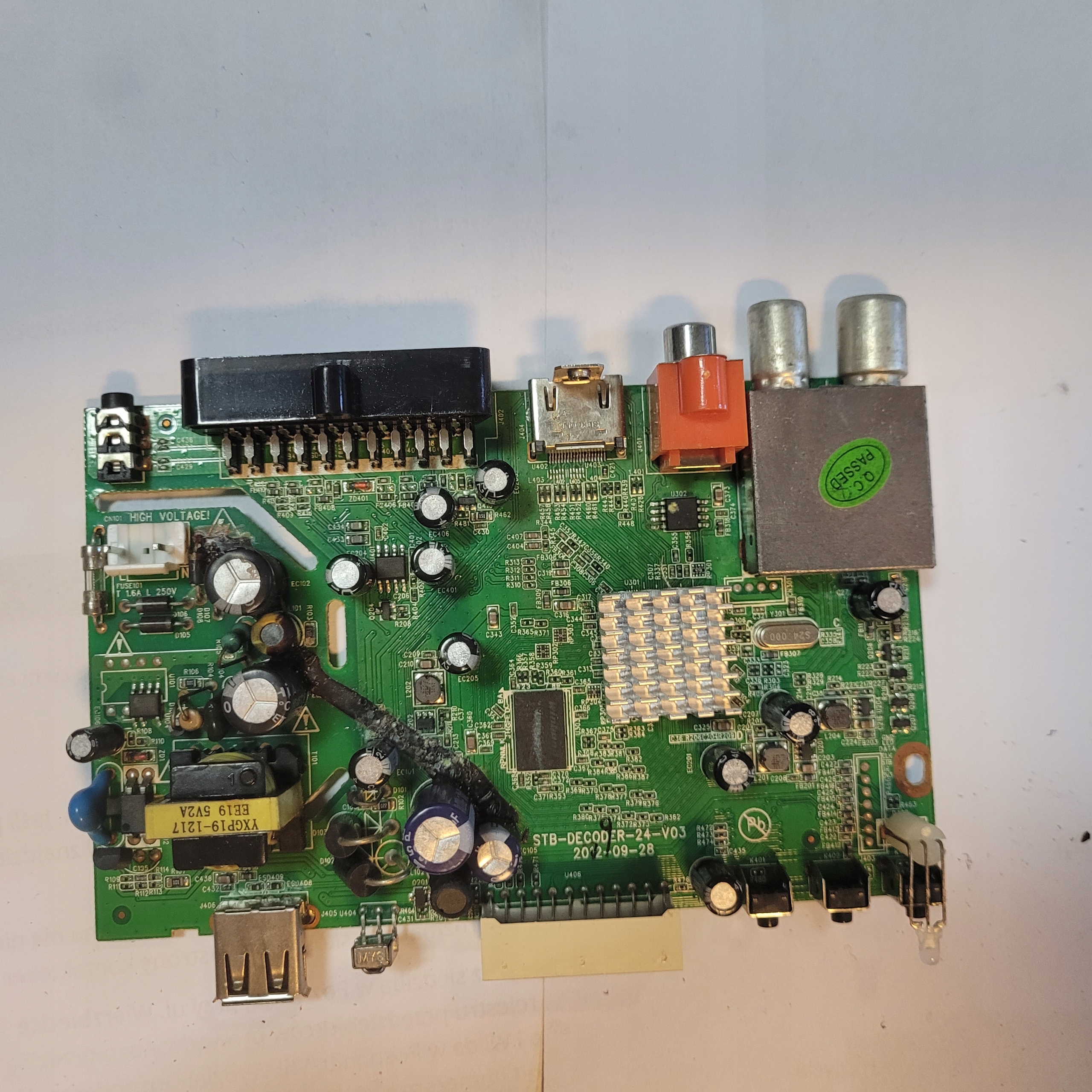 Płytka zasilająca dekoder DVBT demontaż (B) Producent bez marki