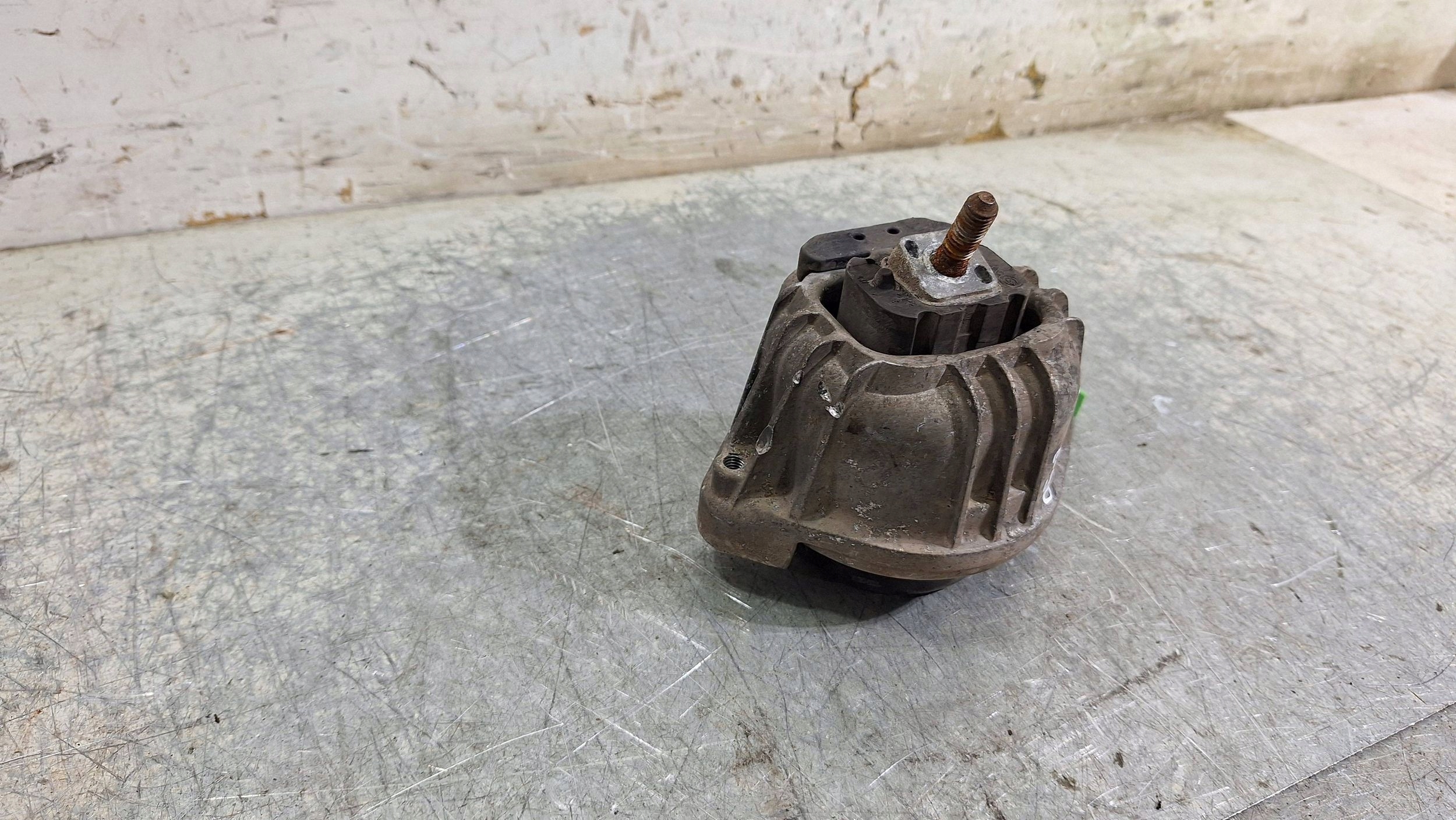 Supporti motore usato Destro 13981112 BMW E81 E84 E87 E90 E91 E93 N53B30A