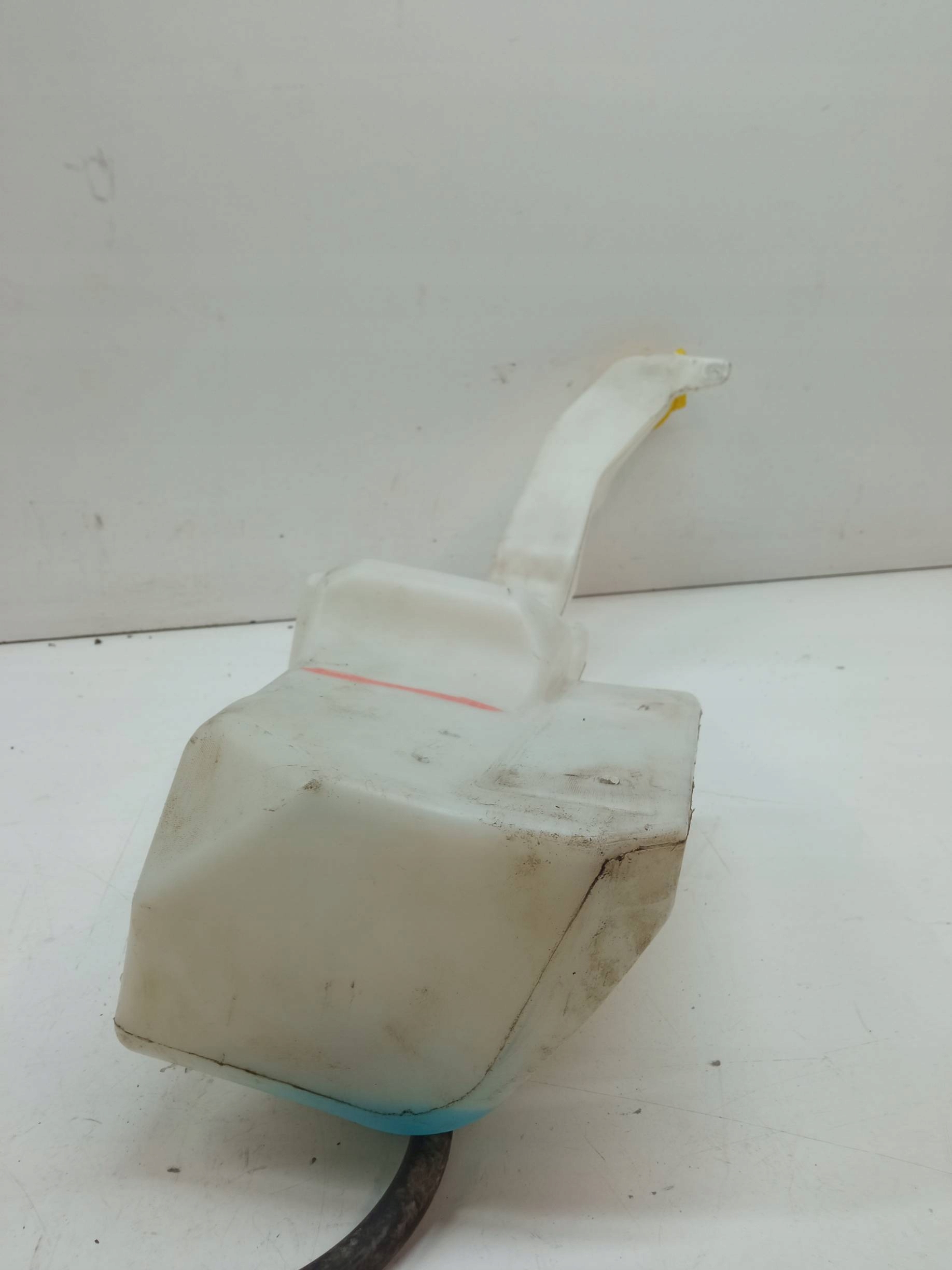 washer fluid tank KL 68104800 Jeep Cherokee V (2014- )