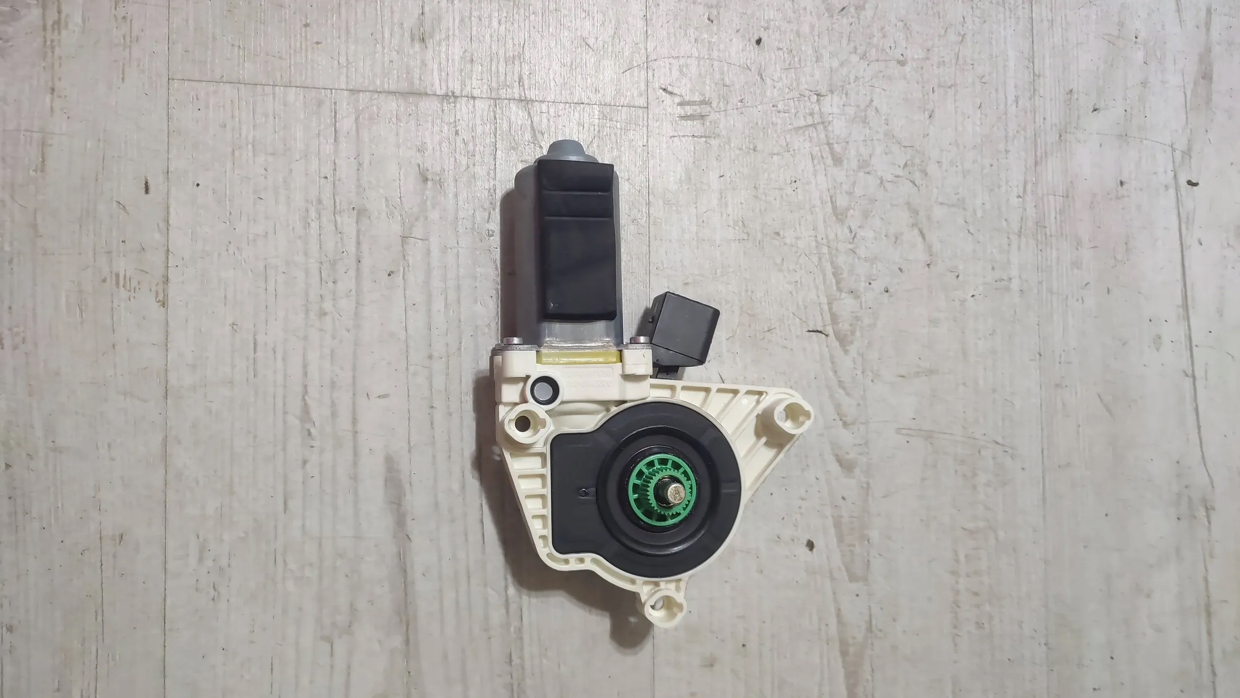 Mercedes-Benz CLA W117 14r. 2.2cdi front side left mini motor windows