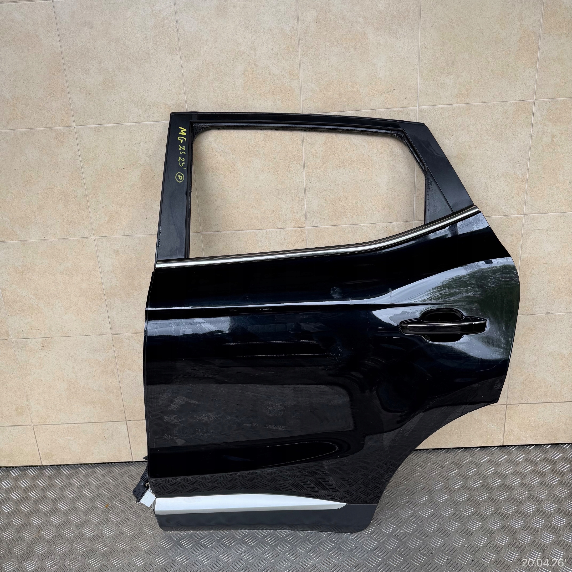 door complete rear. left MG ZS LIFT 2023 ROK