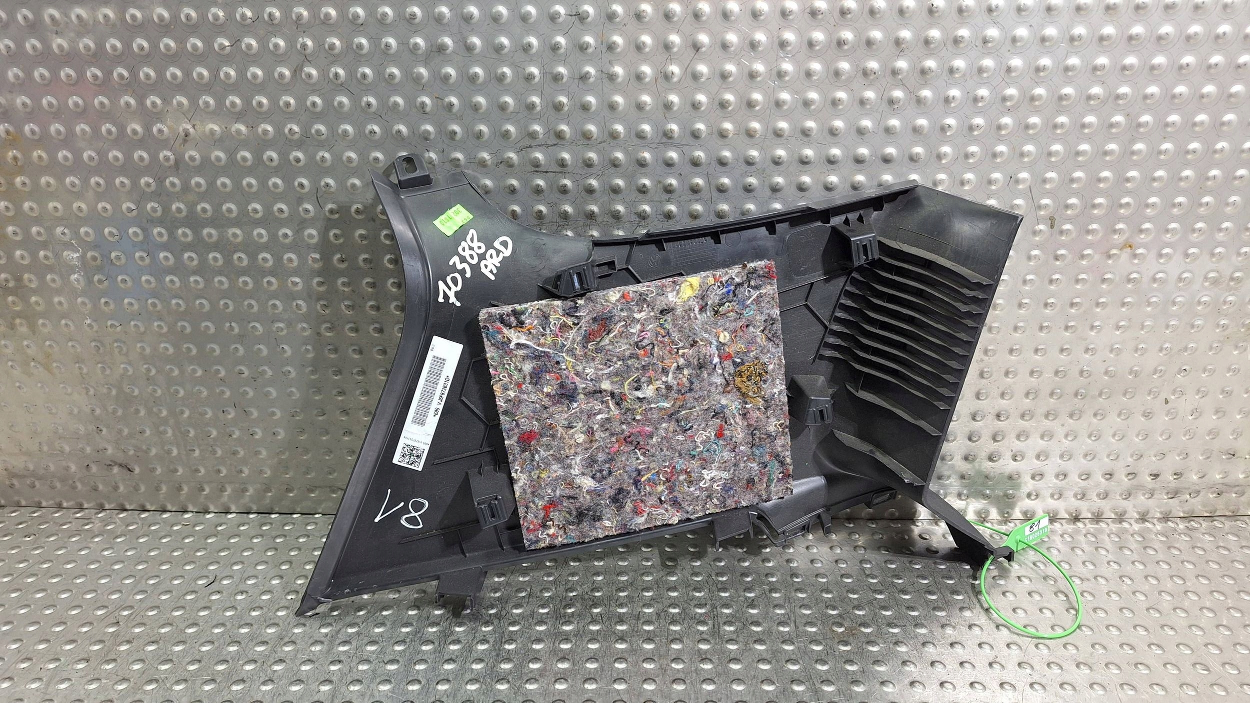 cover SLUPKA right rear part 5G3867288C VW GOLF VII 3D