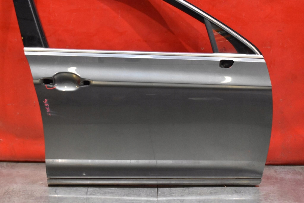 dveře pravé předek přední LR7H VW PASSAT B8 14-20