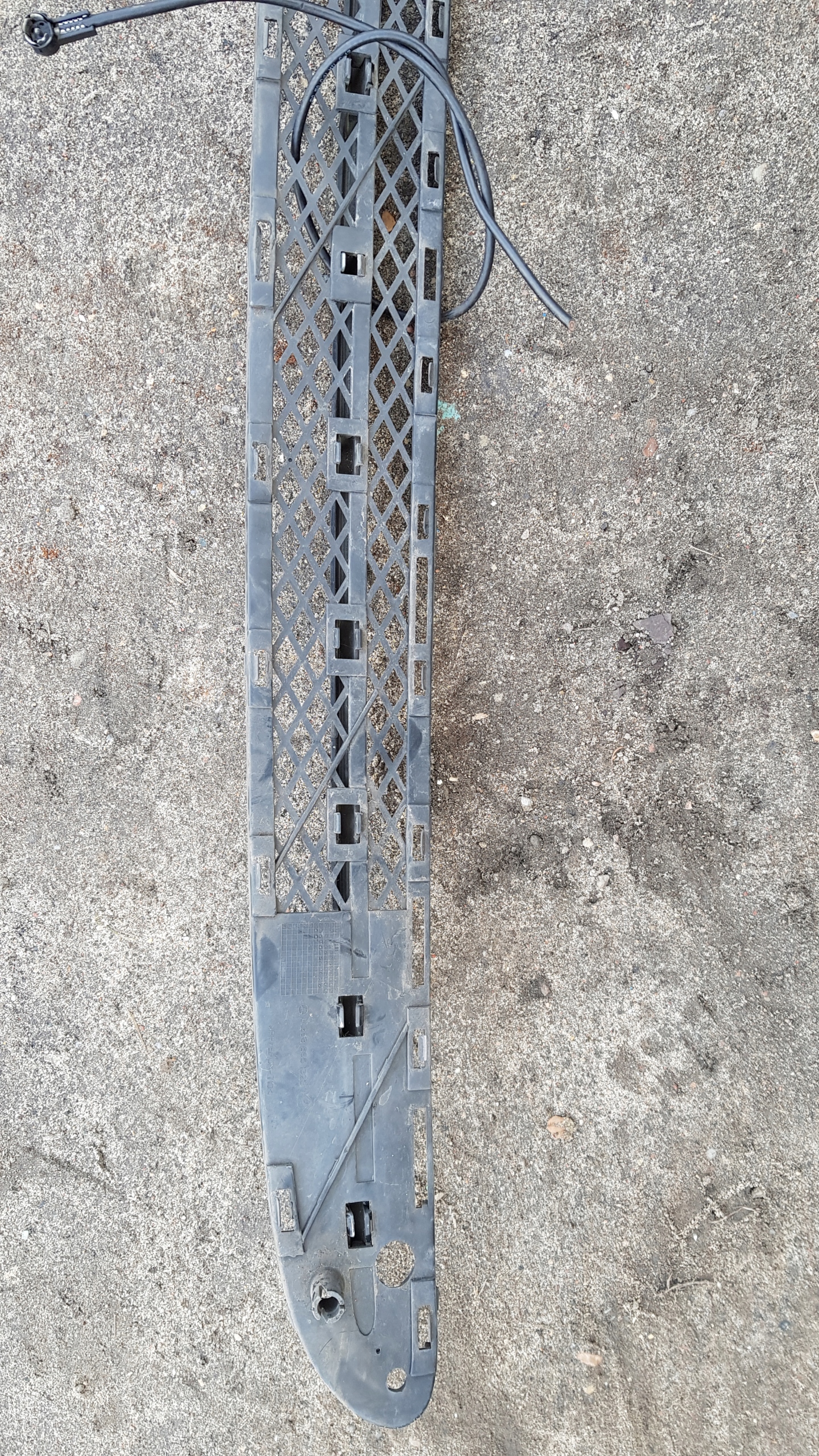 MERCEDES W203 grid of a bumper DOL front