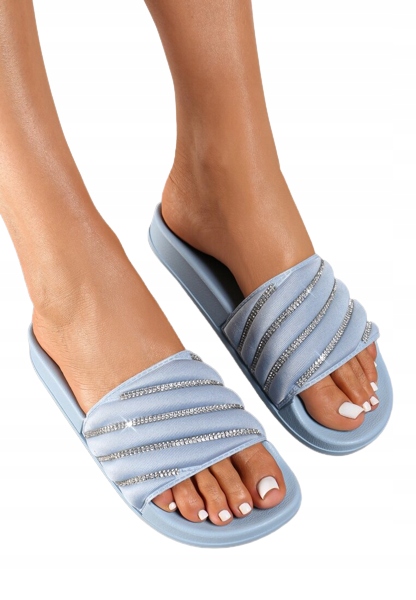 

Błękitne Gumowe Klapki 38 Rofilowane Z Cyrkoniami