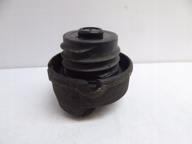 VOLKSWAGEN GOLF II KOREK WLEWU PALIWA Producent części Volkswagen OE