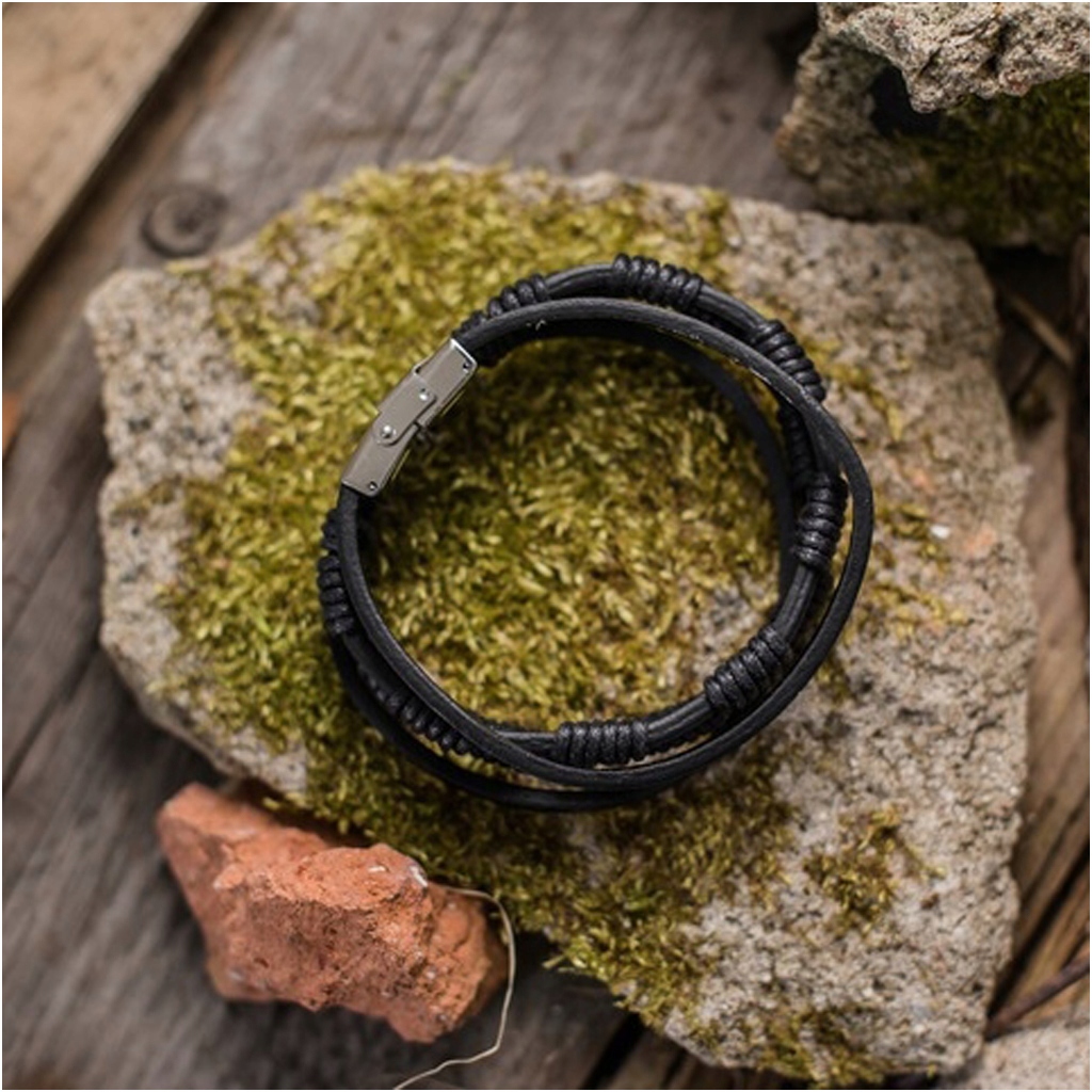 CZARNA BRANSOLETKA MĘSKA SKÓRZANA Z RZEMYKAMI Kod producenta UB0199-S