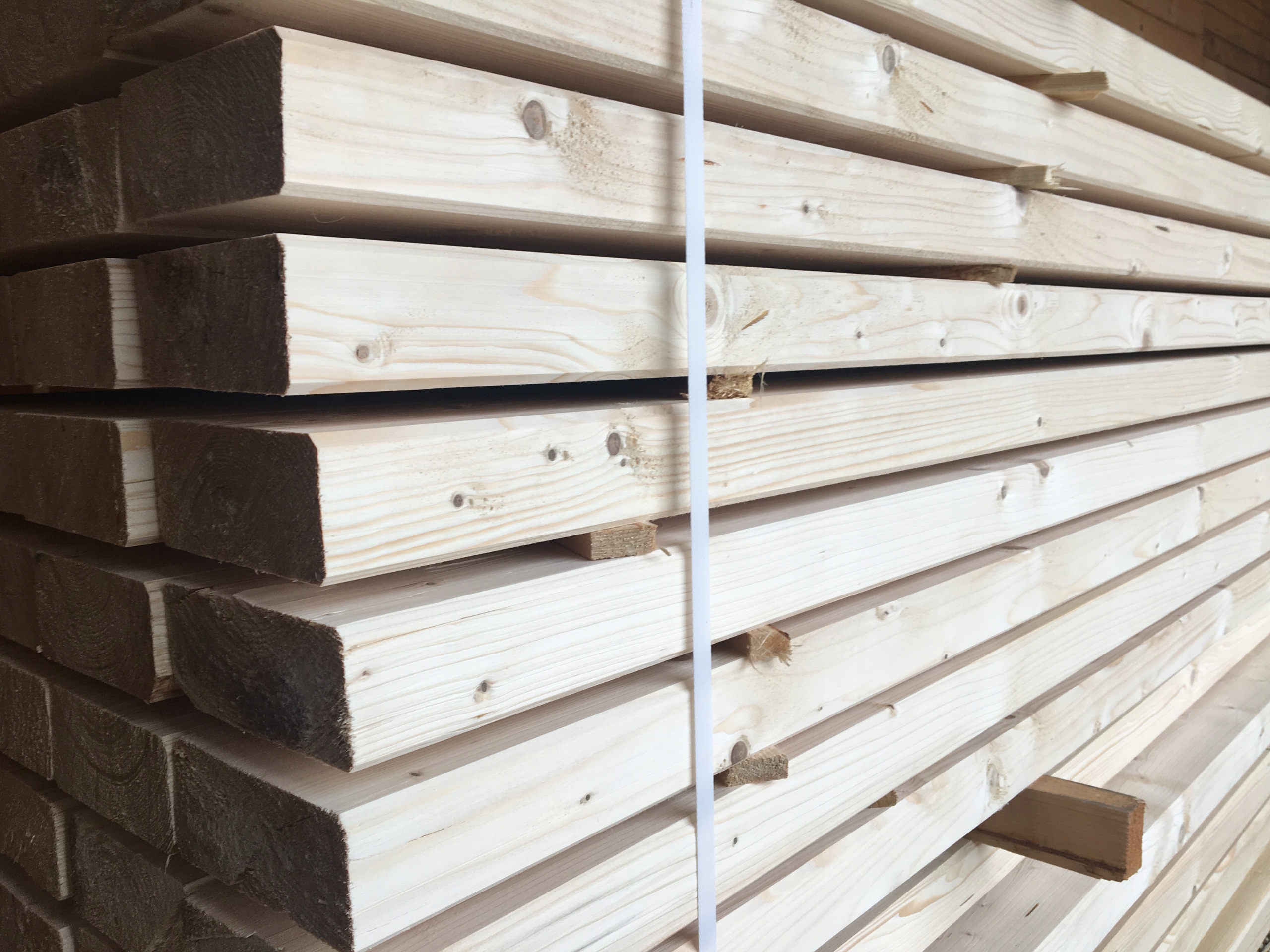 Drewno-Konstrukcyjne-C24-suszone-strugan