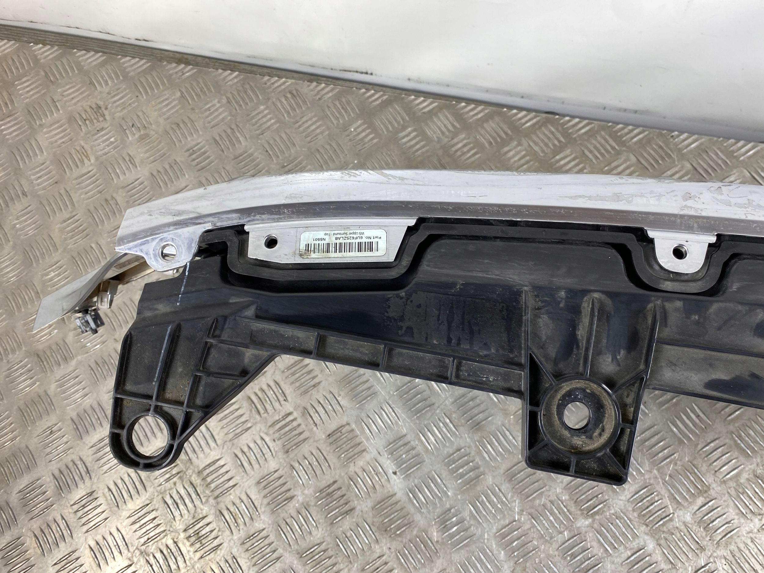 2022 Grand WAGONEER решетка радиатора) 6UG24TRMAC