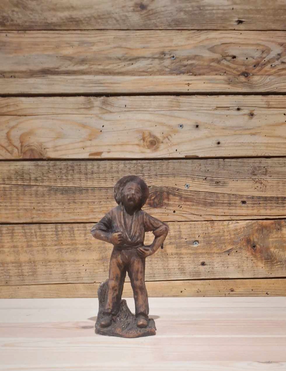 Stara Figurka Drewniana Rybak