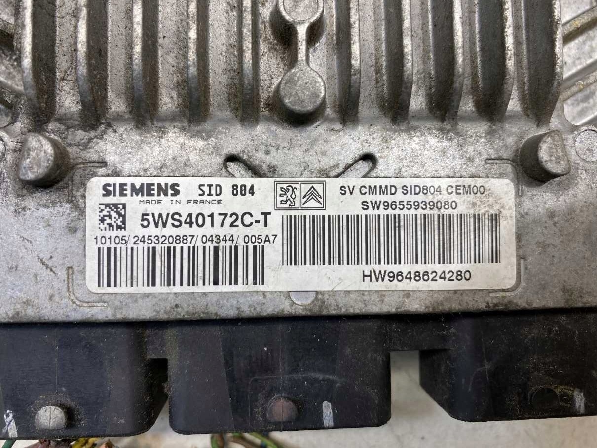 control unit of the engine C3 PLURIEL 1.4 HDI 9655939080
