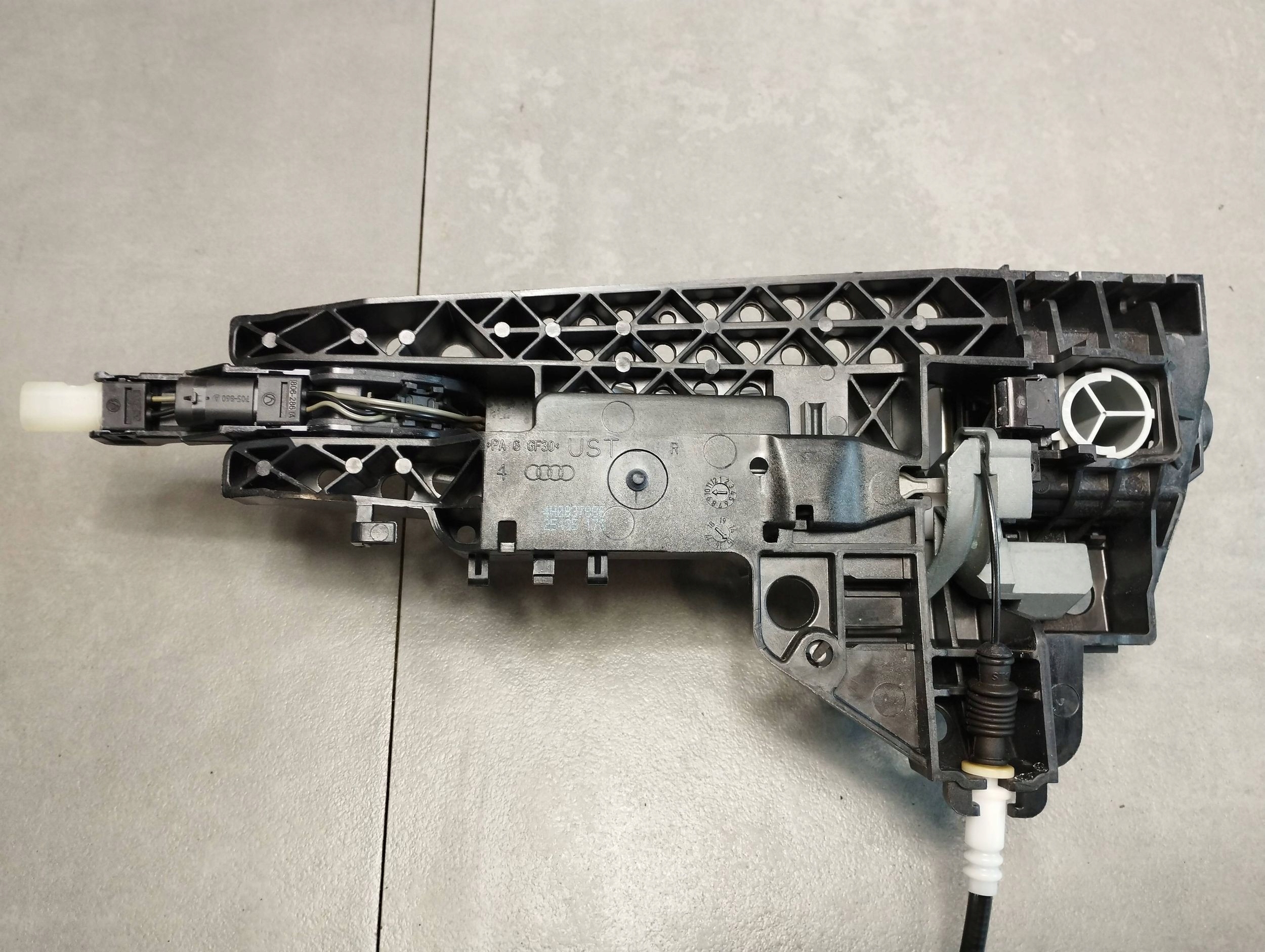 Audi A7 4G 2016 handle right rear part KESSY LED CHROM LZ7G